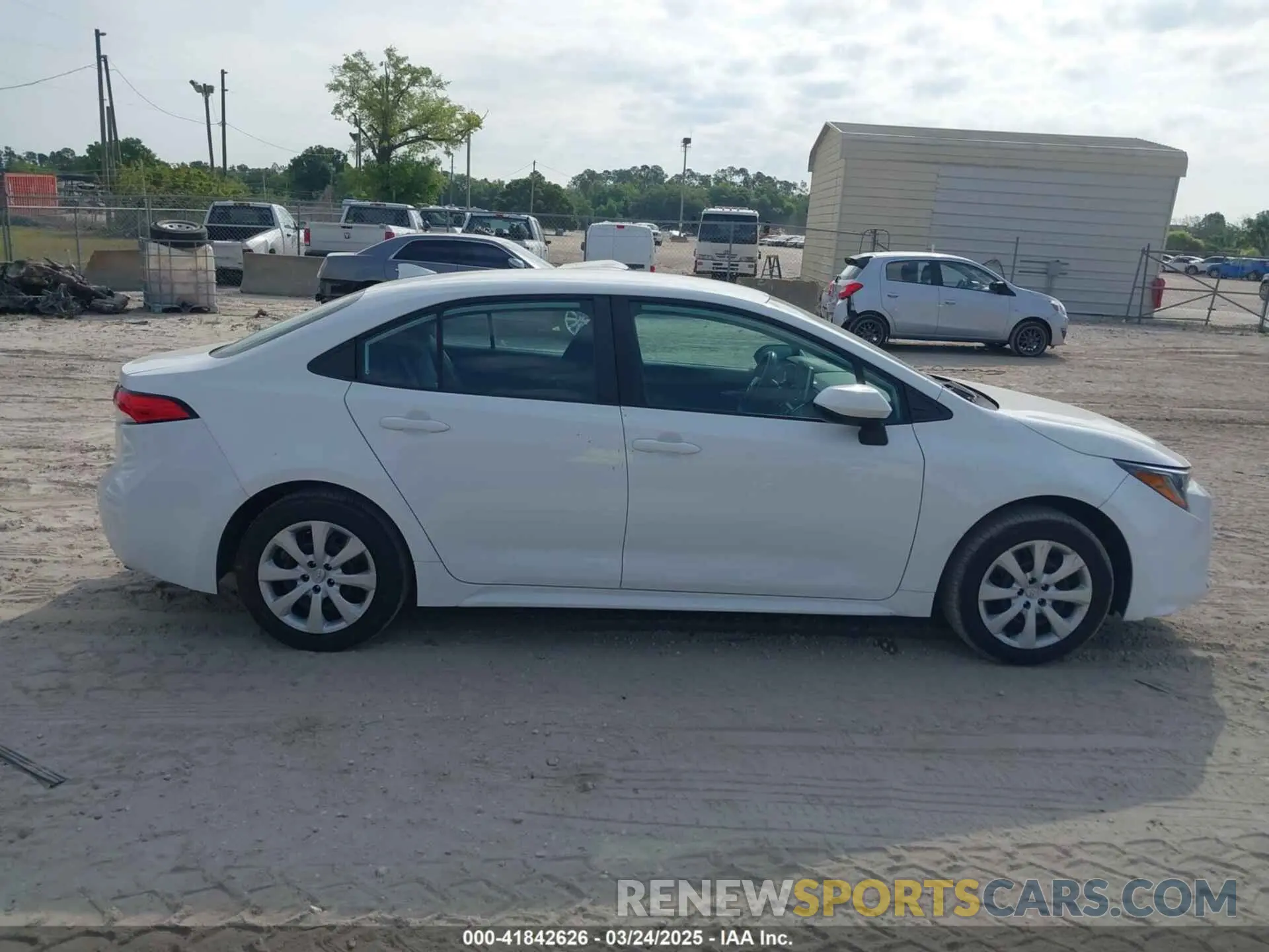 13 fotografías del automóvil dañado 5YFEPMAE9MP199970 TOYOTA COROLLA 2021
