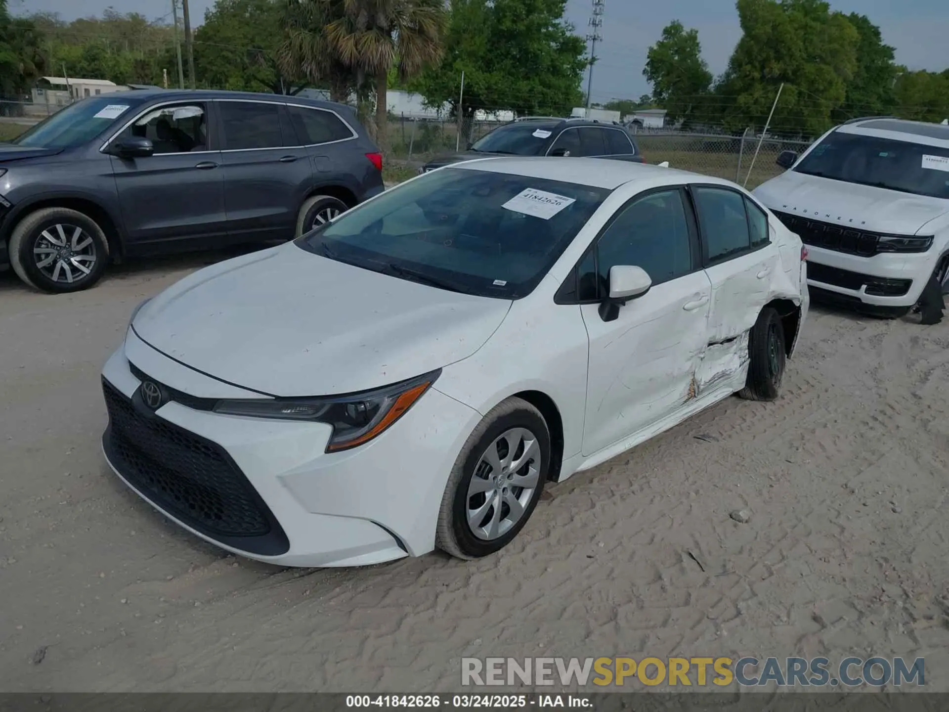 2 fotografías del automóvil dañado 5YFEPMAE9MP199970 TOYOTA COROLLA 2021