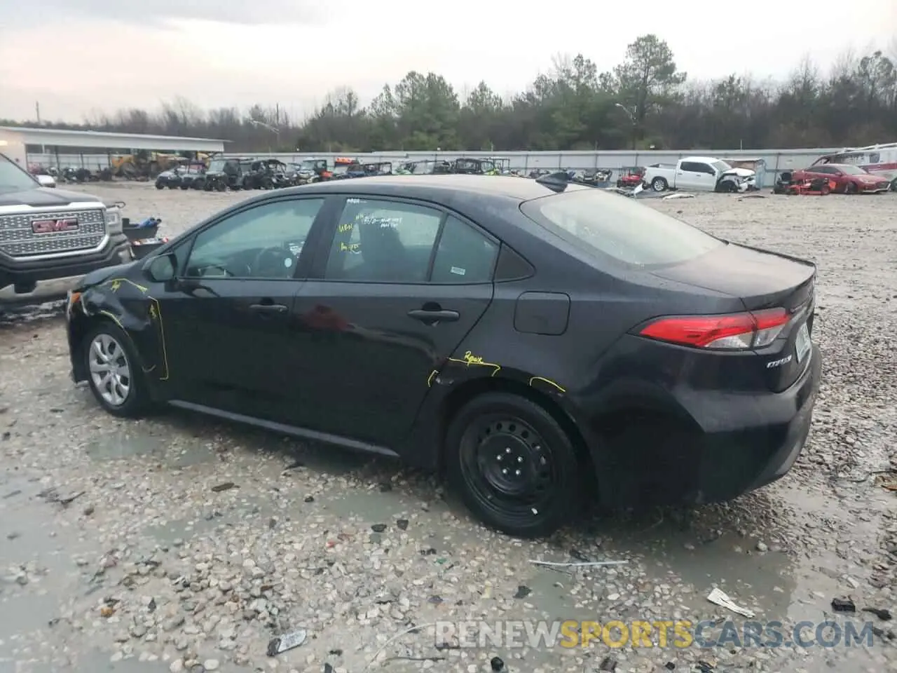 2 fotografías del automóvil dañado 5YFEPMAE9MP201104 TOYOTA COROLLA 2021