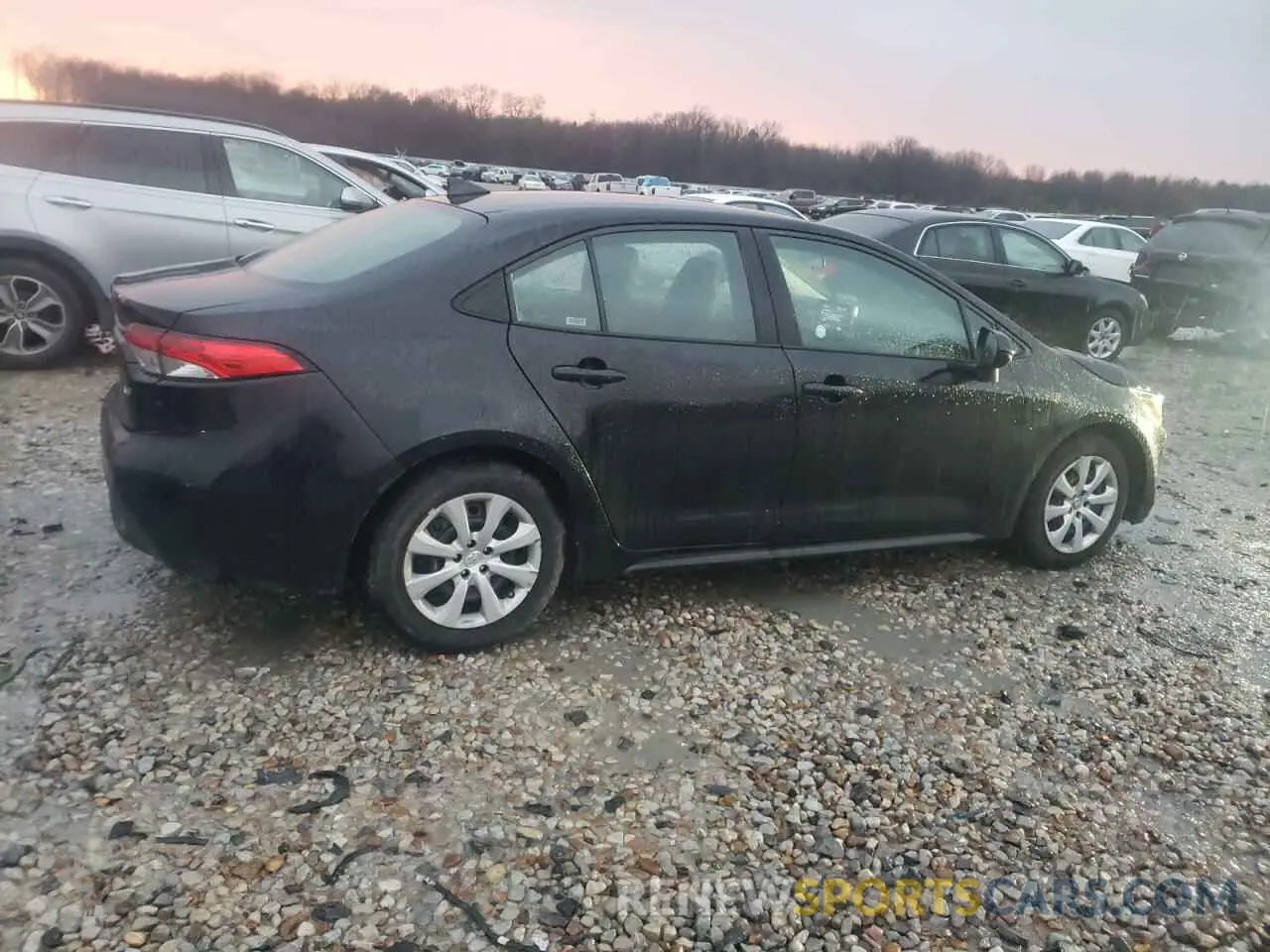 3 fotografías del automóvil dañado 5YFEPMAE9MP201104 TOYOTA COROLLA 2021