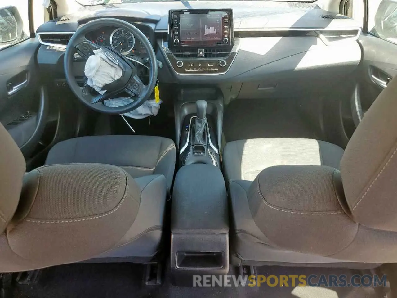 8 fotografías del automóvil dañado 5YFEPMAE9MP203600 TOYOTA COROLLA 2021