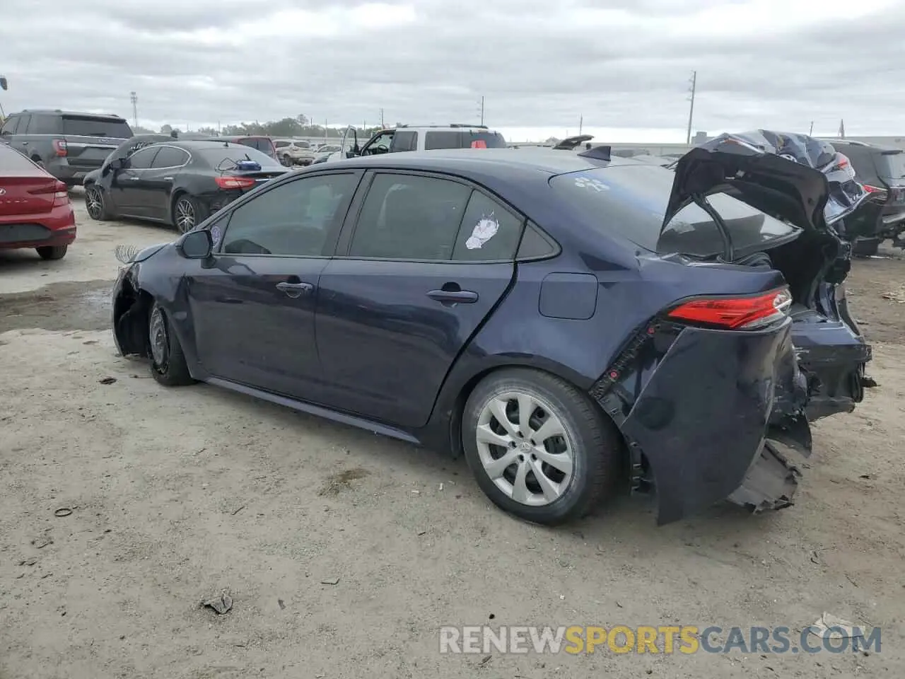 2 fotografías del automóvil dañado 5YFEPMAE9MP249816 TOYOTA COROLLA 2021