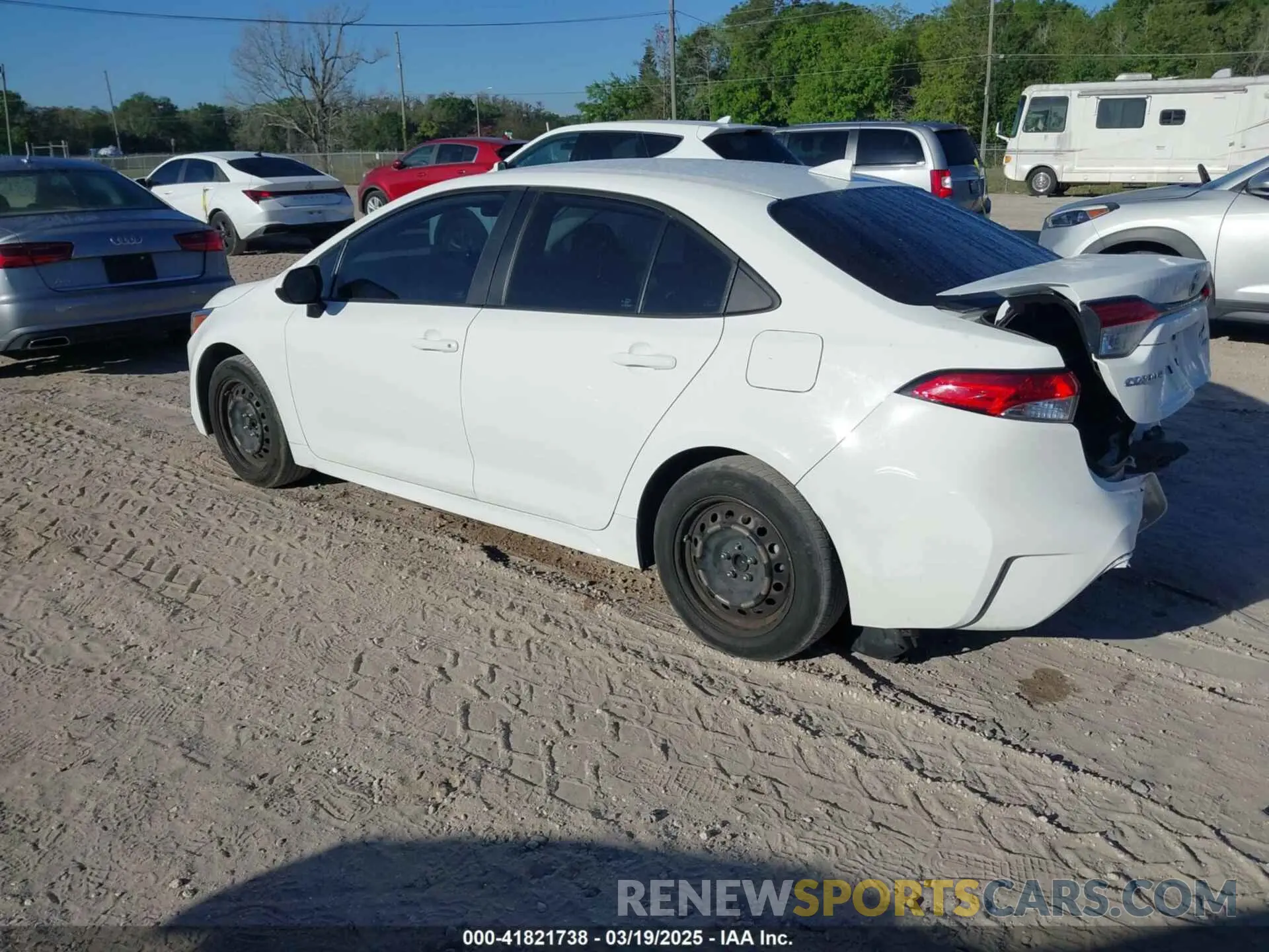 3 fotografías del automóvil dañado 5YFEPMAE9MP269273 TOYOTA COROLLA 2021