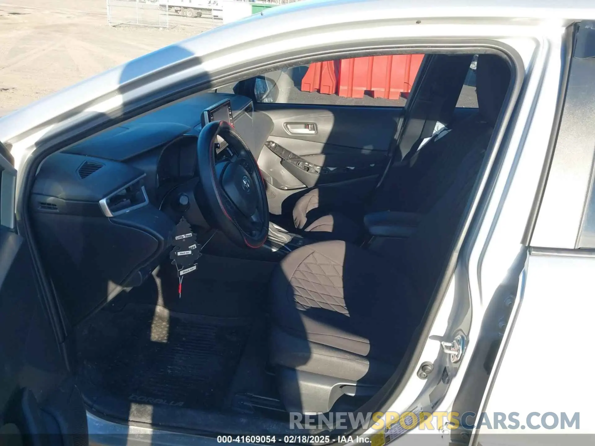5 fotografías del automóvil dañado 5YFEPMAEXMP158330 TOYOTA COROLLA 2021