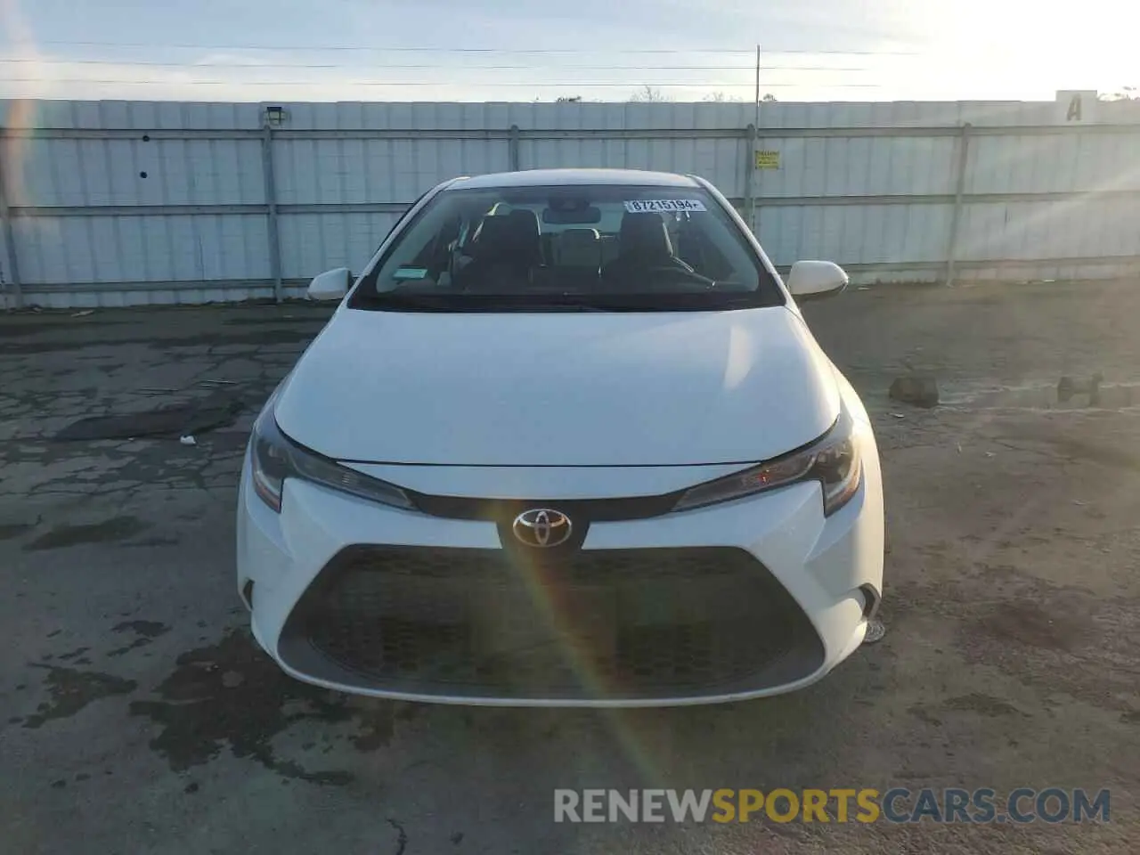 5 fotografías del automóvil dañado 5YFEPMAEXMP166038 TOYOTA COROLLA 2021