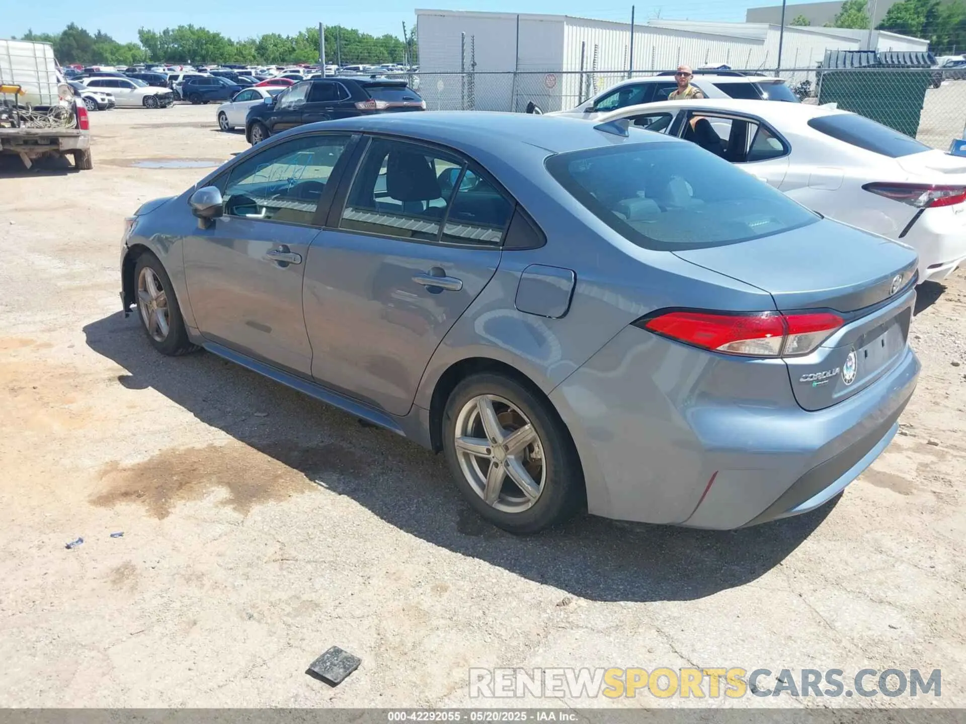 3 fotografías del automóvil dañado 5YFEPMAEXMP185995 TOYOTA COROLLA 2021