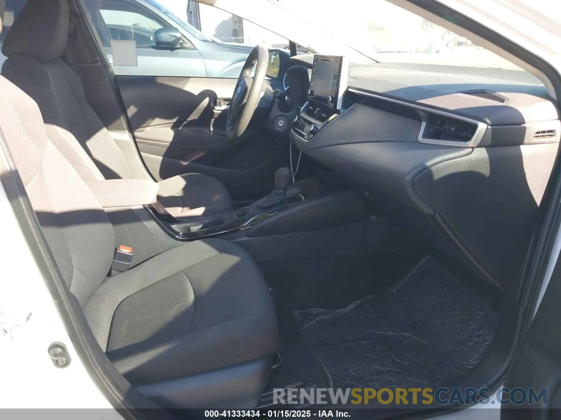 5 fotografías del automóvil dañado 5YFEPMAEXMP217988 TOYOTA COROLLA 2021