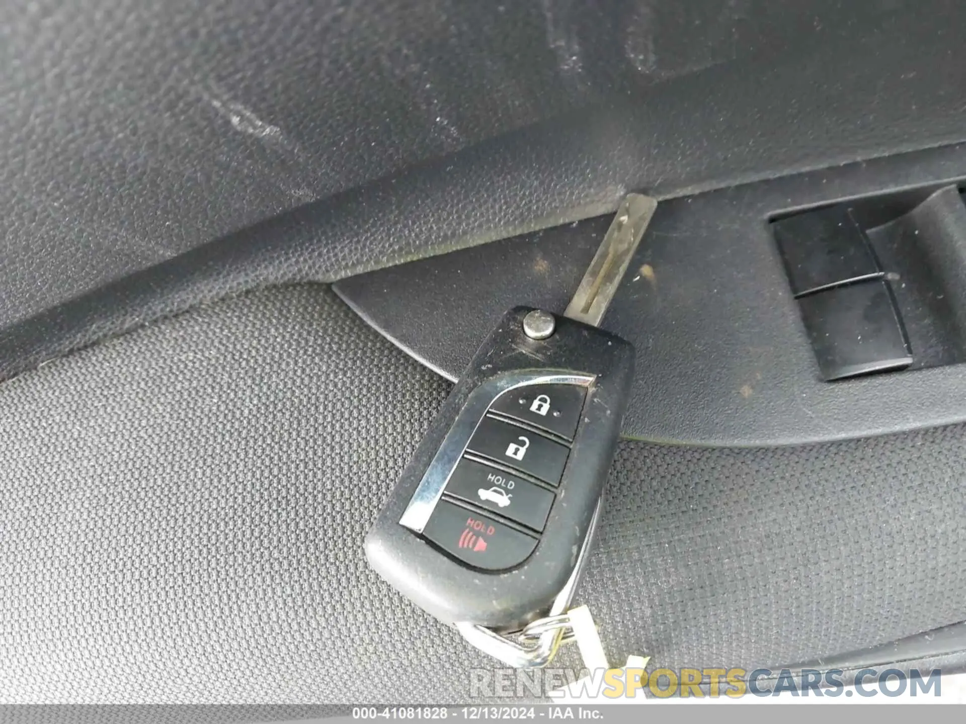 11 fotografías del automóvil dañado 5YFEPMAEXMP218168 TOYOTA COROLLA 2021