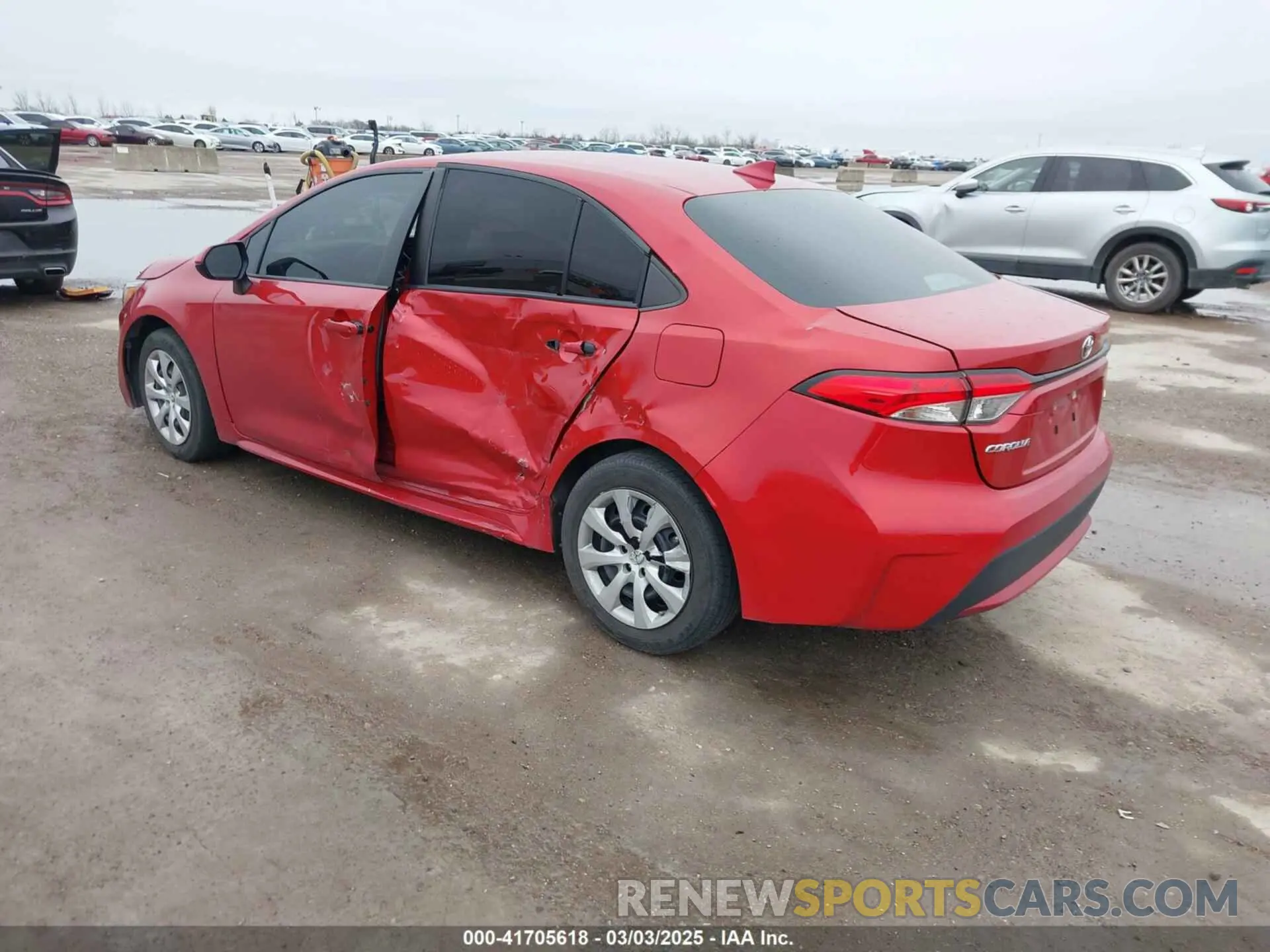 3 fotografías del automóvil dañado 5YFEPMAEXMP232958 TOYOTA COROLLA 2021