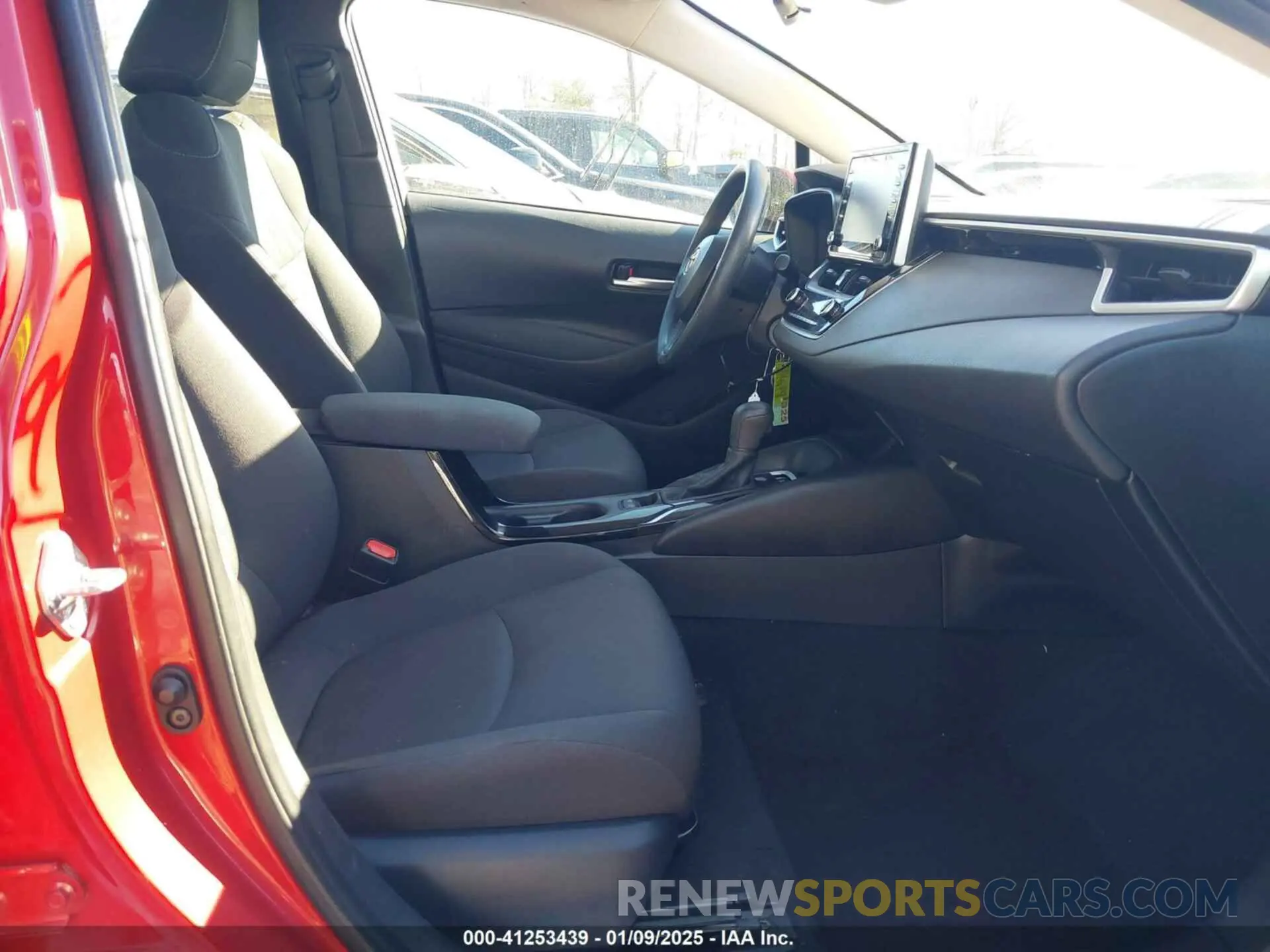 5 fotografías del automóvil dañado 5YFEPMAEXMP237674 TOYOTA COROLLA 2021