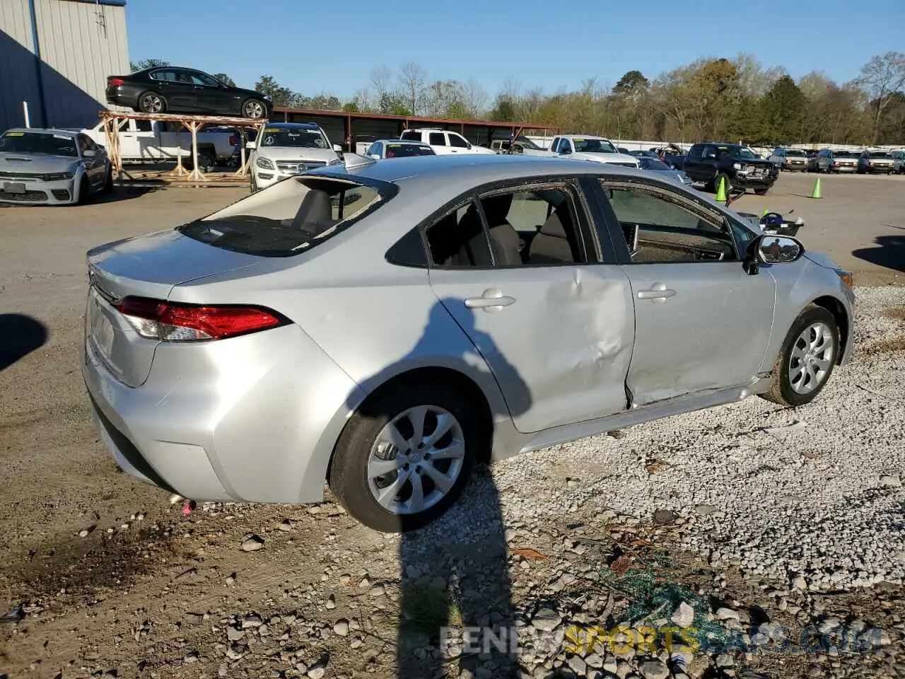 3 fotografías del automóvil dañado 5YFEPMAEXMP257147 TOYOTA COROLLA 2021