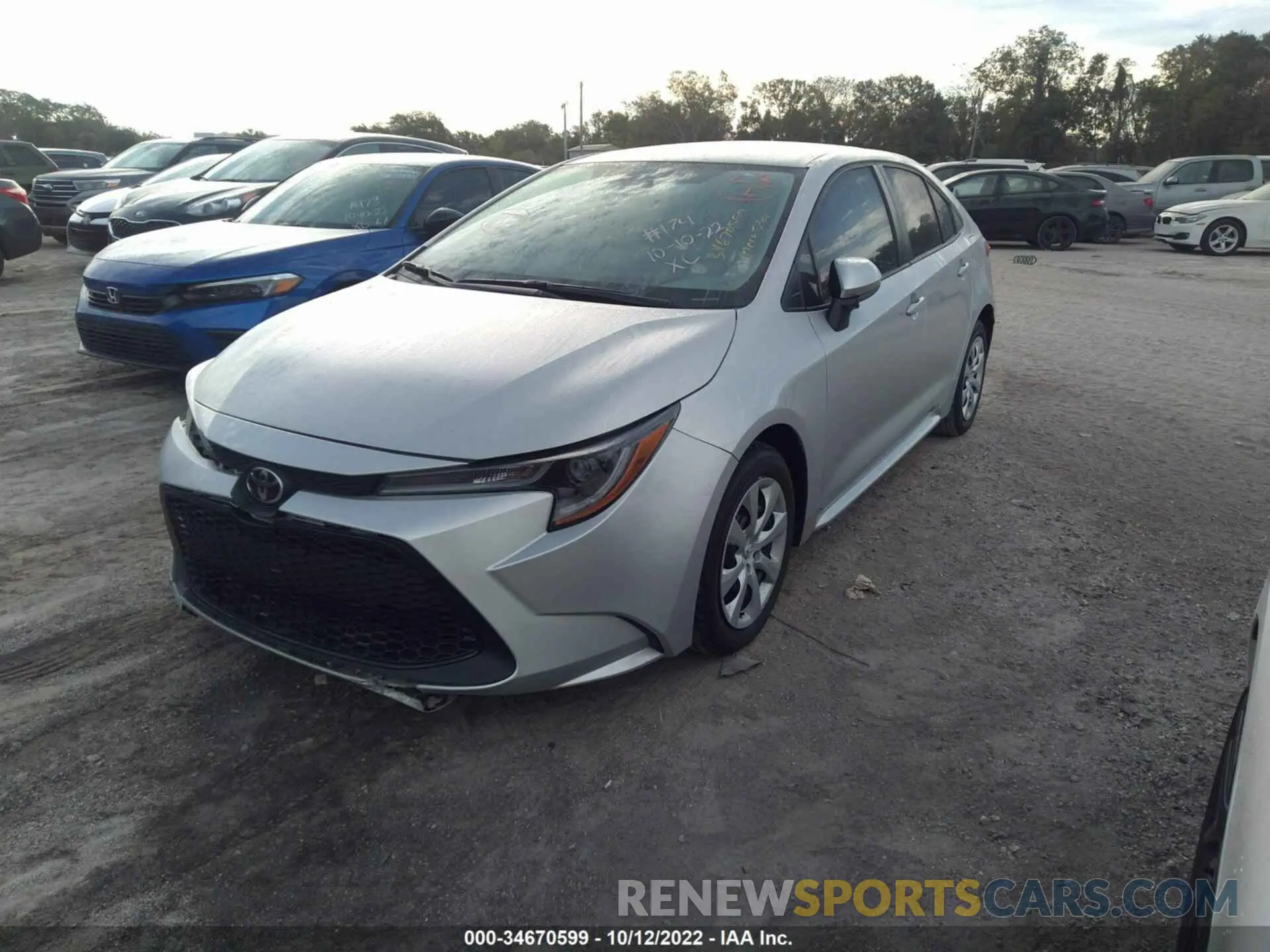 2 fotografías del automóvil dañado 5YFEPMAEXMP259559 TOYOTA COROLLA 2021