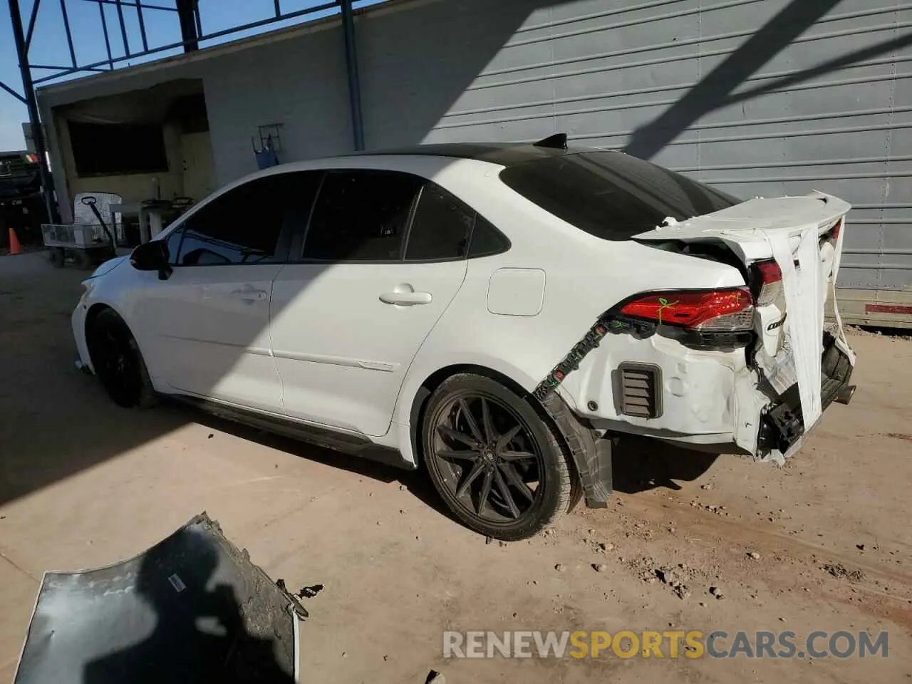 2 fotografías del automóvil dañado 5YFM4MCE1MP077900 TOYOTA COROLLA 2021
