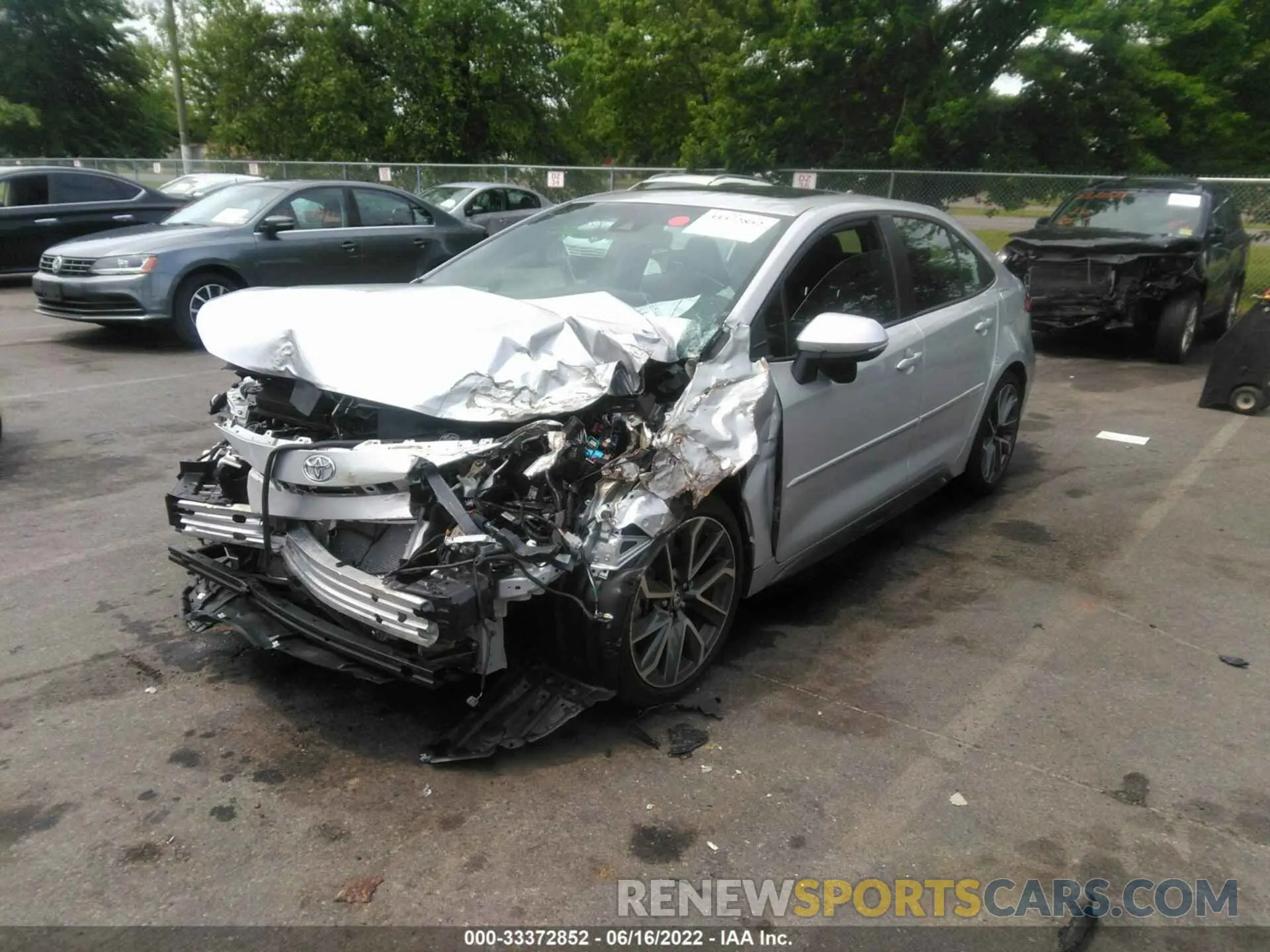 2 fotografías del automóvil dañado 5YFP4MCE5MP092459 TOYOTA COROLLA 2021