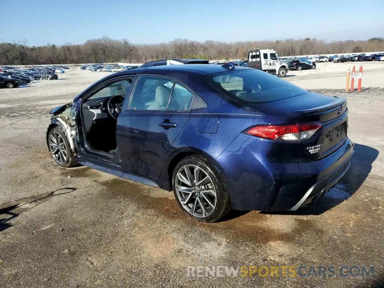 2 fotografías del automóvil dañado 5YFP4MCE9MP059481 TOYOTA COROLLA 2021