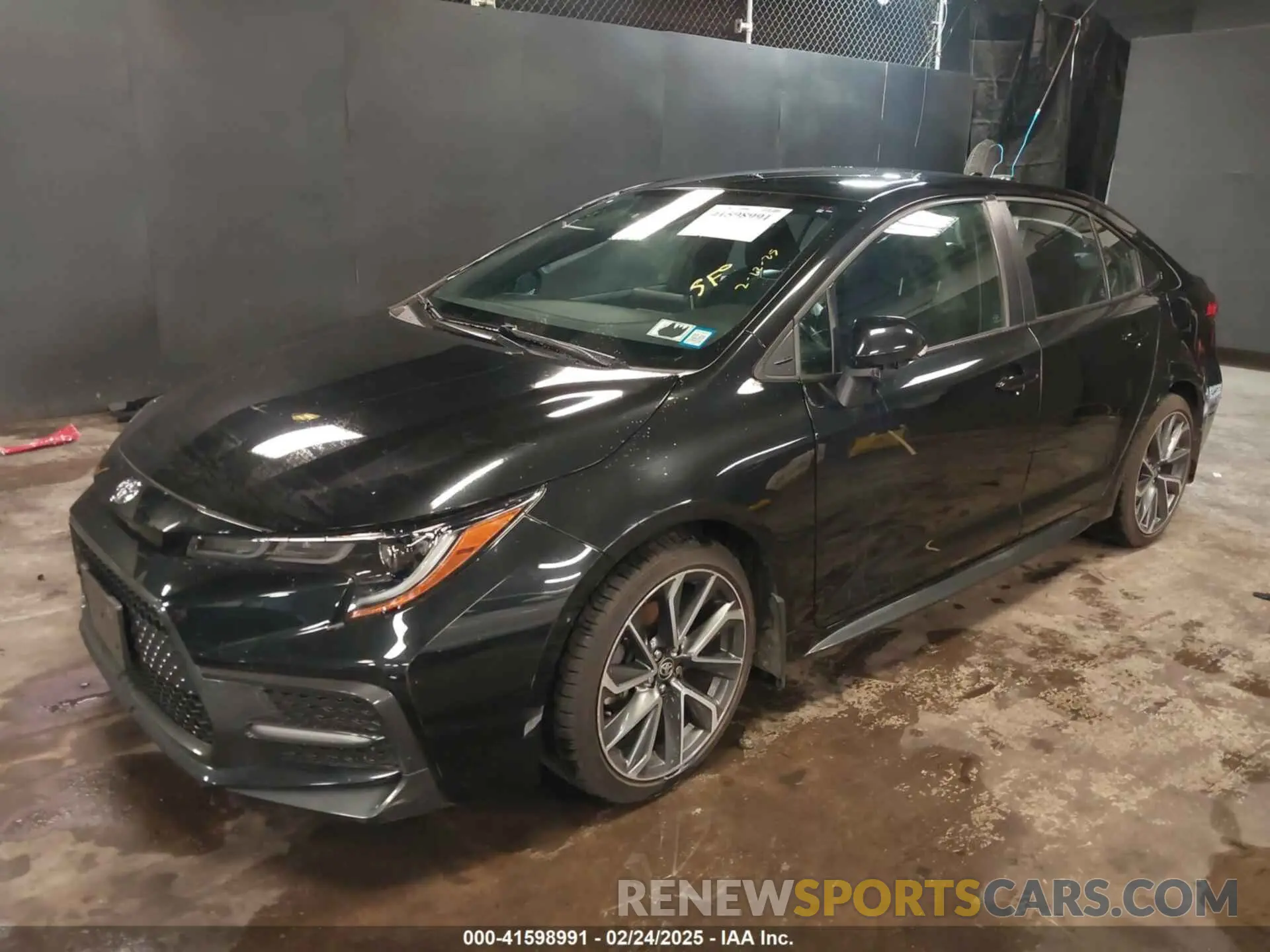 2 fotografías del automóvil dañado 5YFS4MCE0MP082531 TOYOTA COROLLA 2021