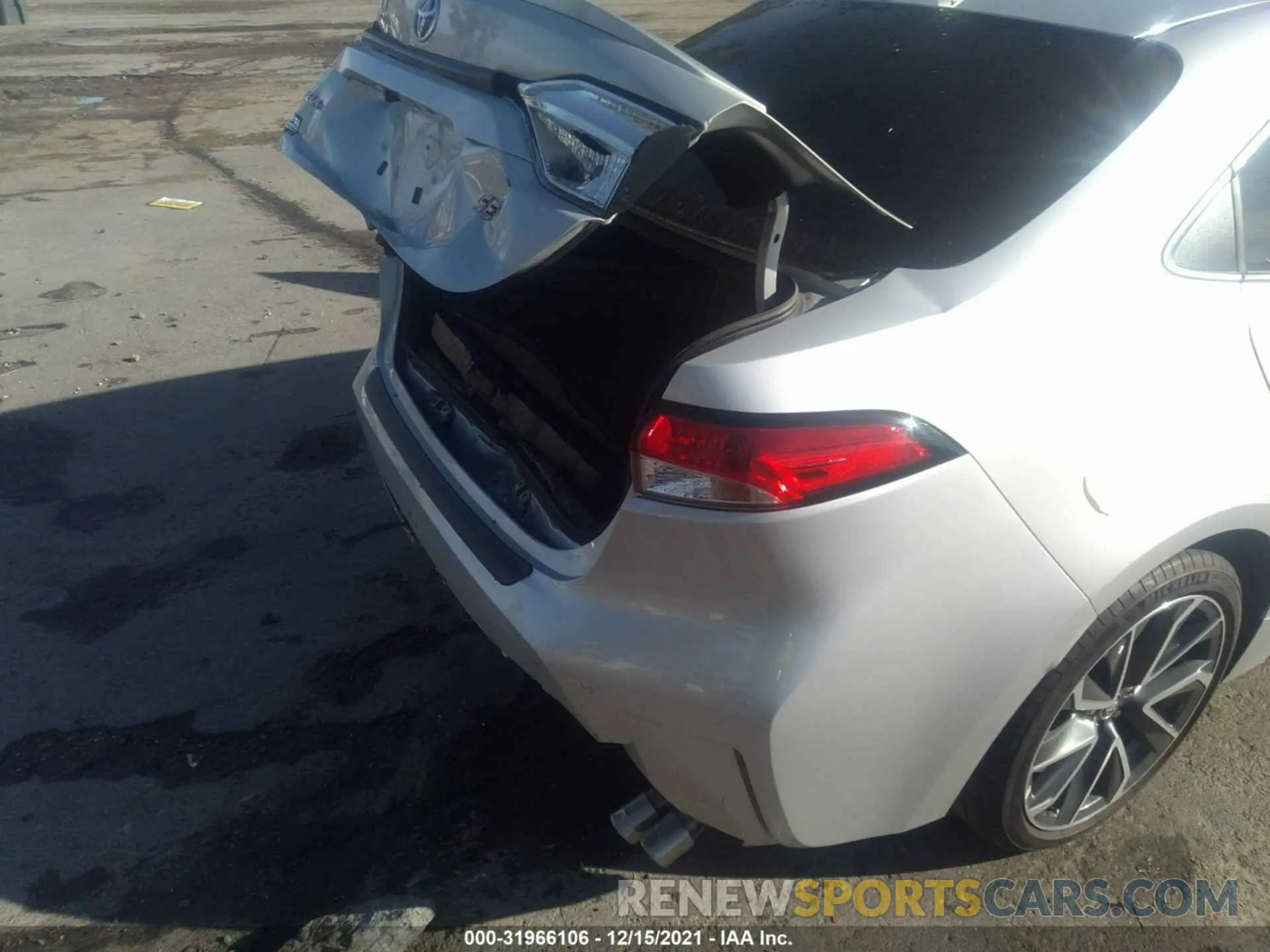 12 fotografías del automóvil dañado 5YFS4MCE1MP061980 TOYOTA COROLLA 2021