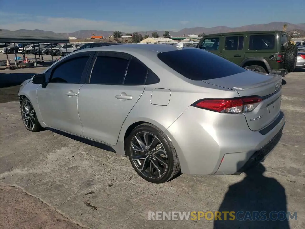 2 fotografías del automóvil dañado 5YFS4MCE1MP070033 TOYOTA COROLLA 2021