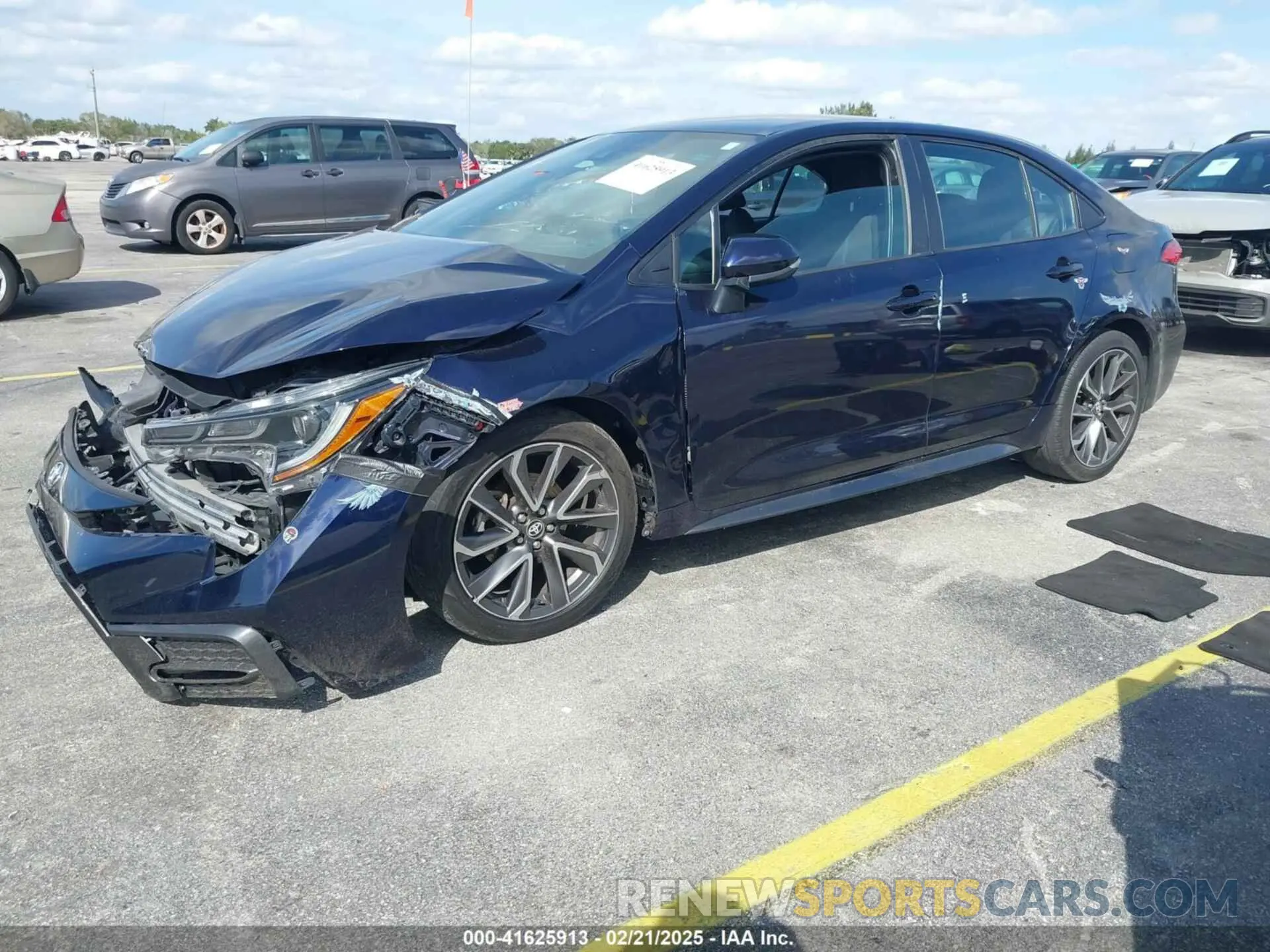 2 fotografías del automóvil dañado 5YFS4MCE2MP062667 TOYOTA COROLLA 2021