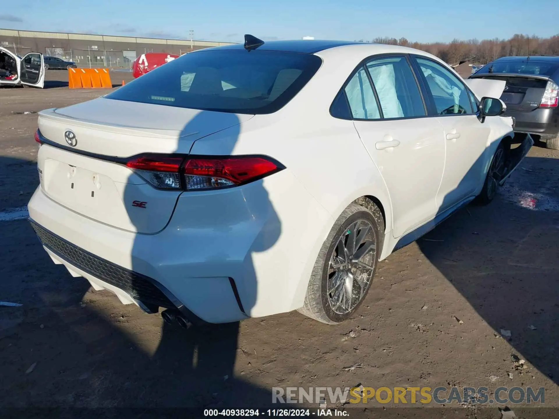 4 fotografías del automóvil dañado 5YFS4MCE2MP097239 TOYOTA COROLLA 2021