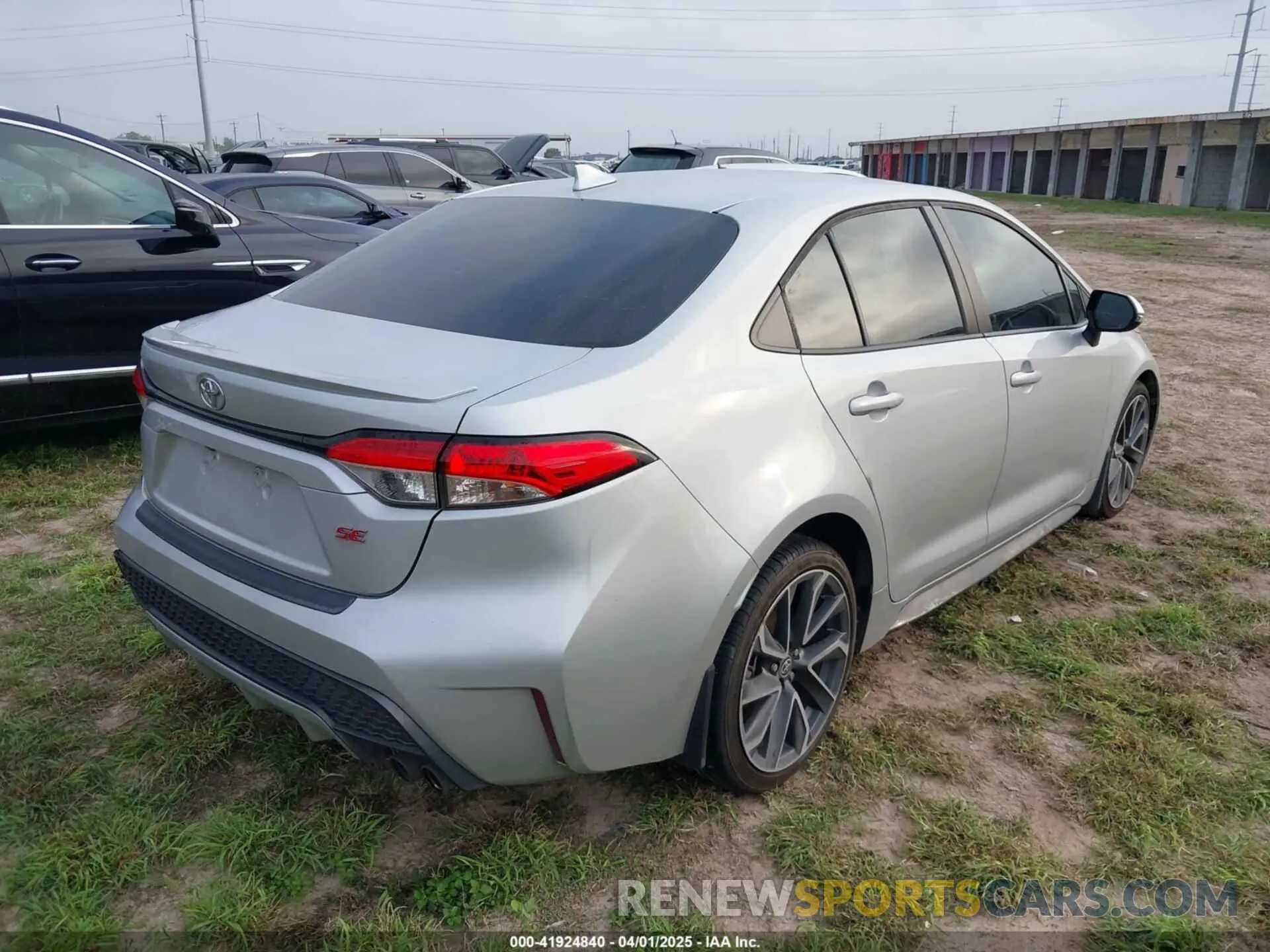 4 fotografías del automóvil dañado 5YFS4MCE2MP097791 TOYOTA COROLLA 2021