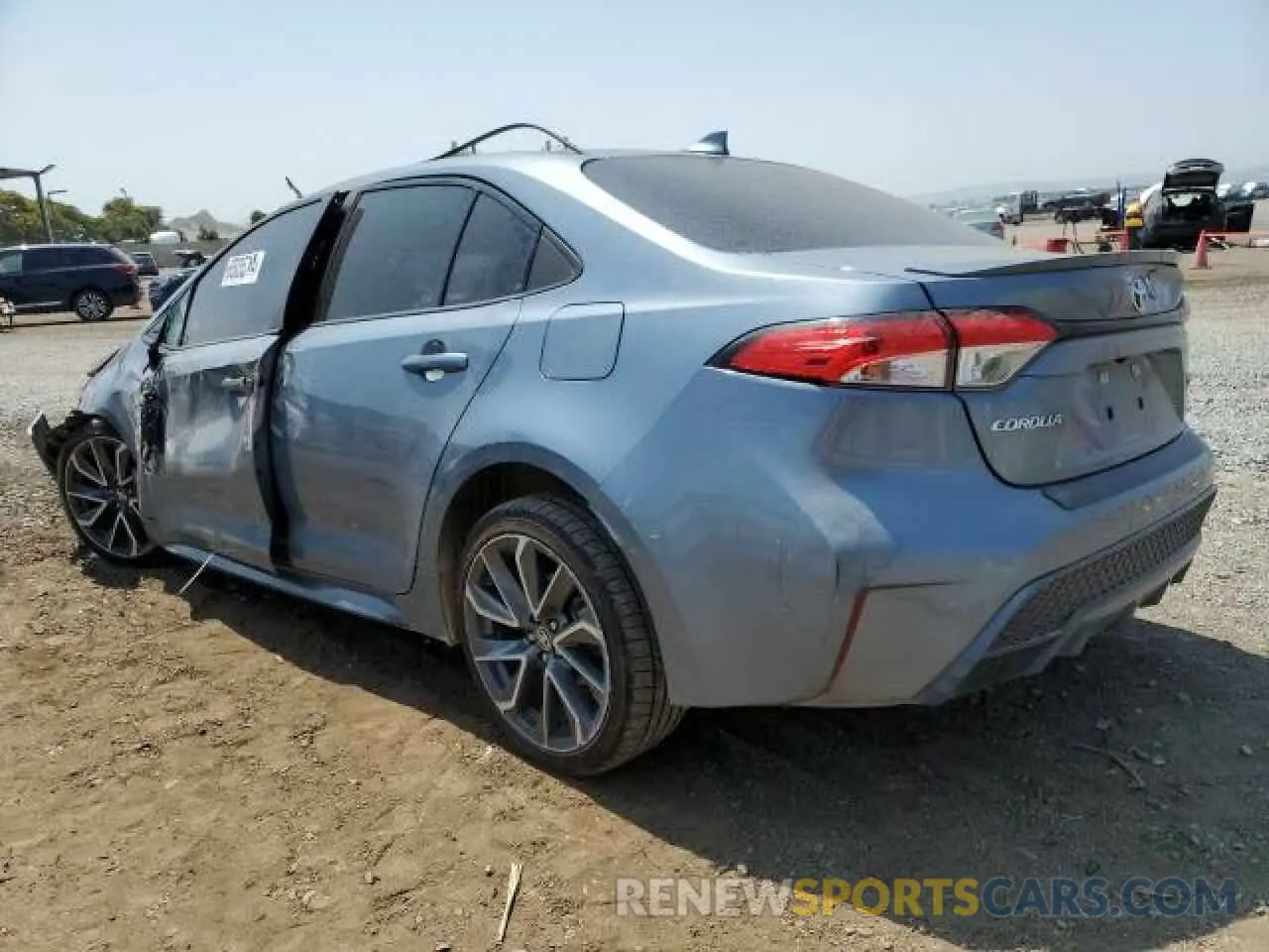 2 fotografías del automóvil dañado 5YFS4MCE3MP060779 TOYOTA COROLLA 2021