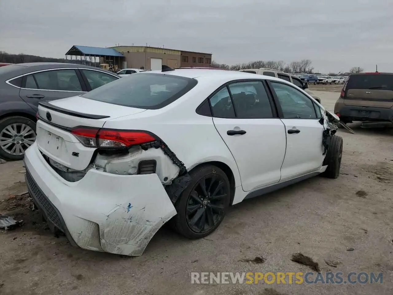 3 fotografías del automóvil dañado 5YFS4MCE3MP061852 TOYOTA COROLLA 2021