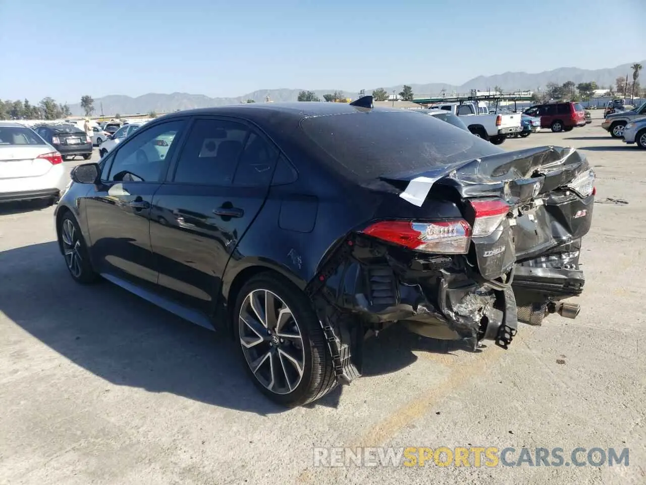 3 fotografías del automóvil dañado 5YFS4MCE3MP065318 TOYOTA COROLLA 2021