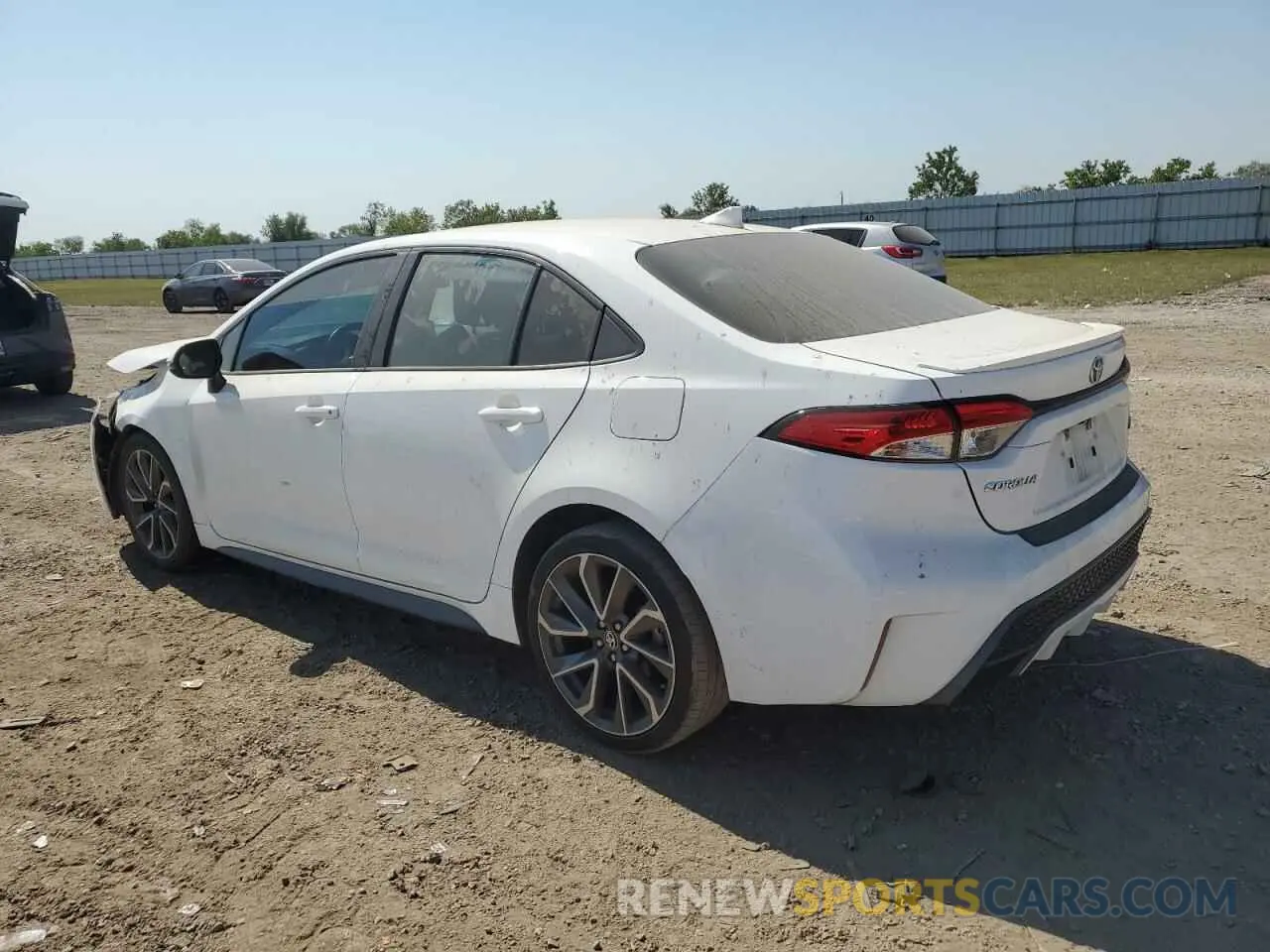 2 fotografías del automóvil dañado 5YFS4MCE3MP065884 TOYOTA COROLLA 2021