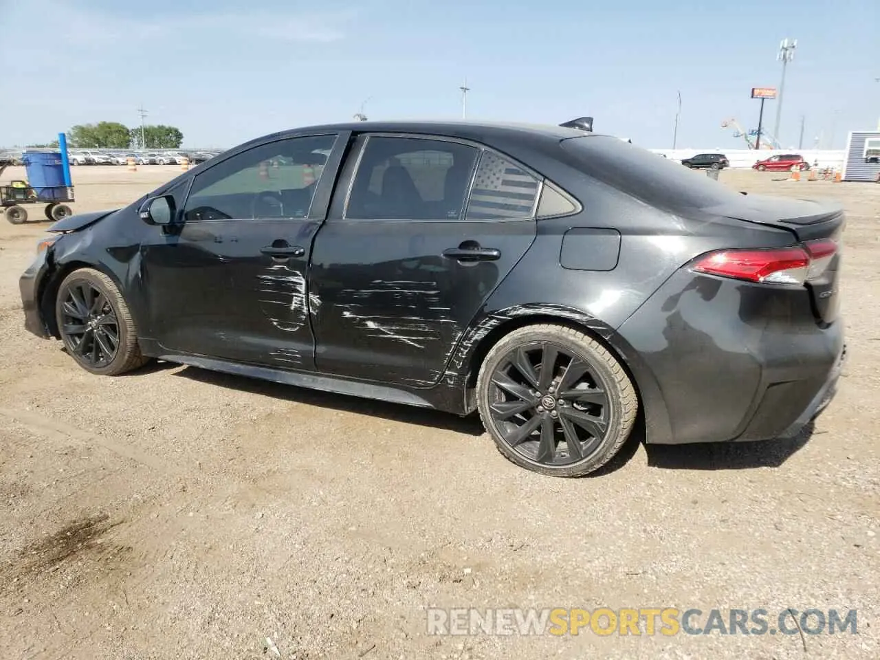 2 fotografías del automóvil dañado 5YFS4MCE3MP066467 TOYOTA COROLLA 2021