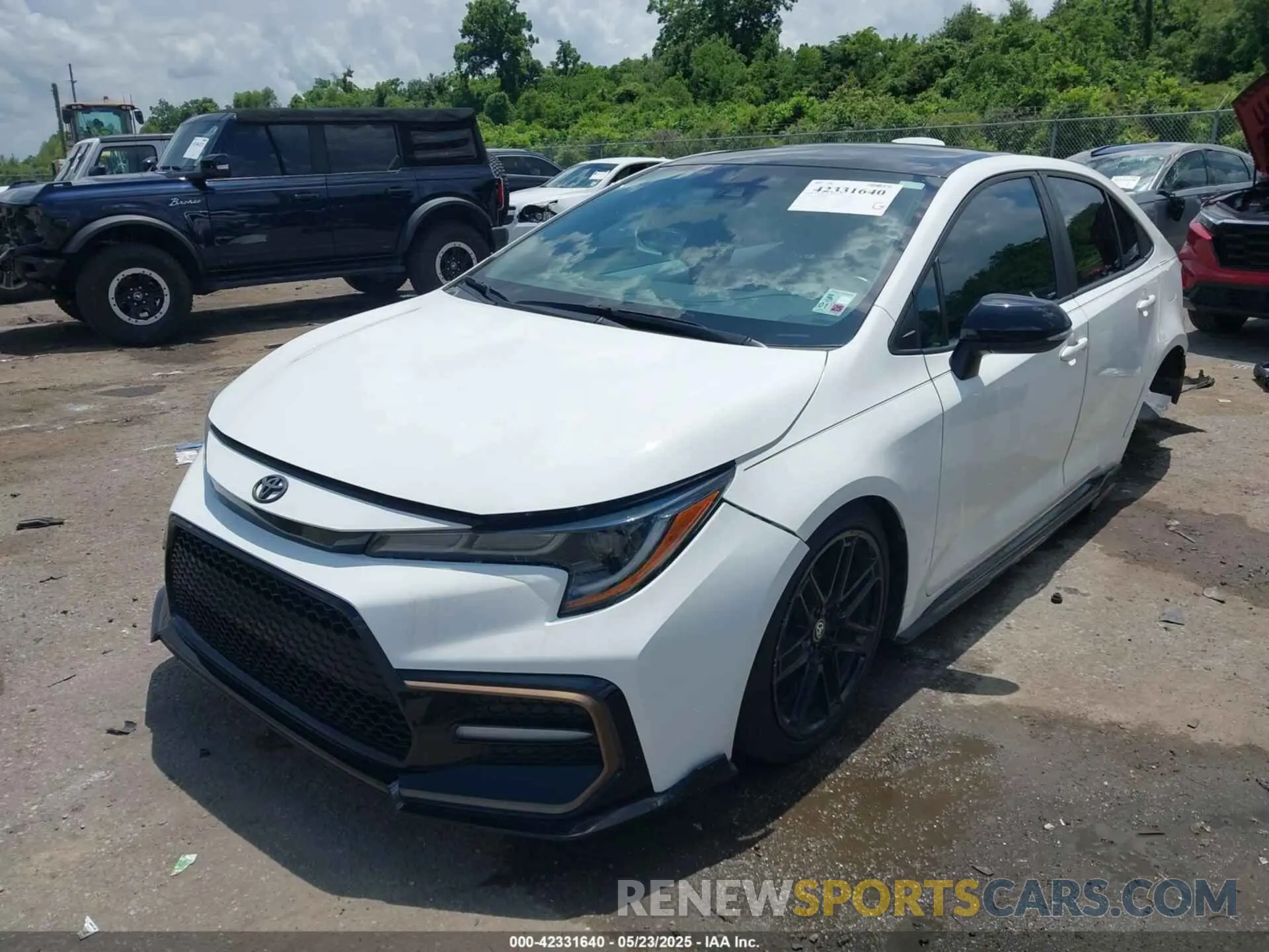 2 fotografías del automóvil dañado 5YFS4MCE3MP068963 TOYOTA COROLLA 2021