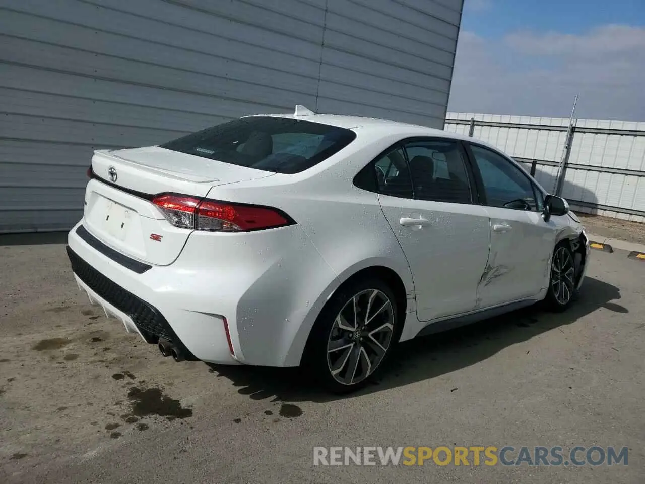 3 fotografías del automóvil dañado 5YFS4MCE3MP072639 TOYOTA COROLLA 2021