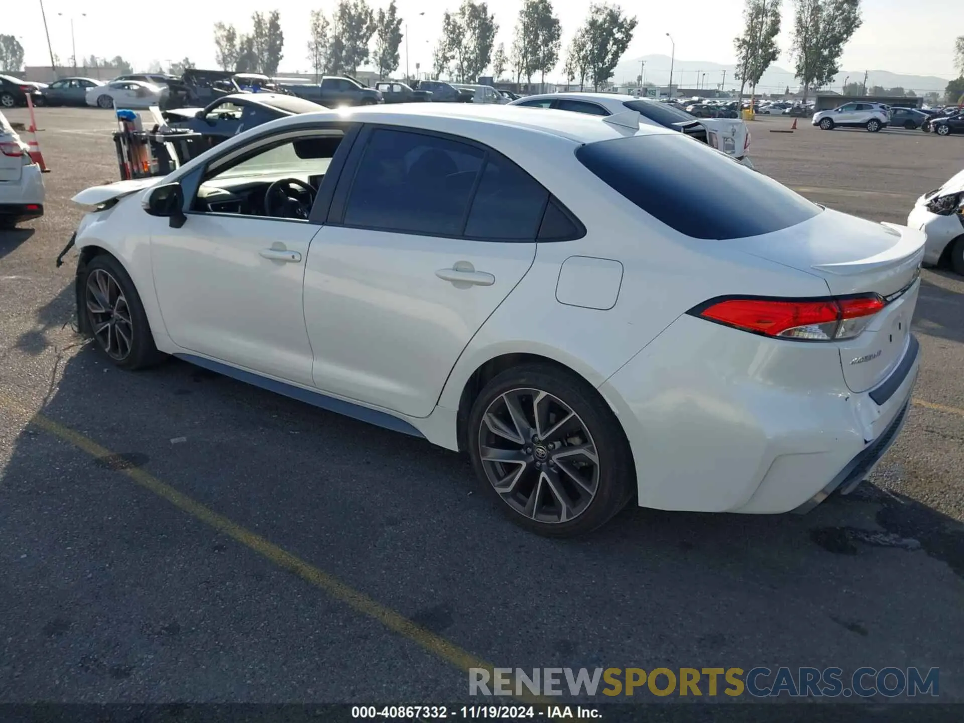 3 fotografías del automóvil dañado 5YFS4MCE3MP093653 TOYOTA COROLLA 2021