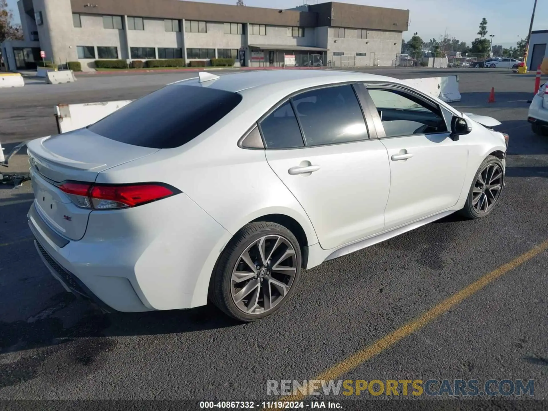 4 fotografías del automóvil dañado 5YFS4MCE3MP093653 TOYOTA COROLLA 2021