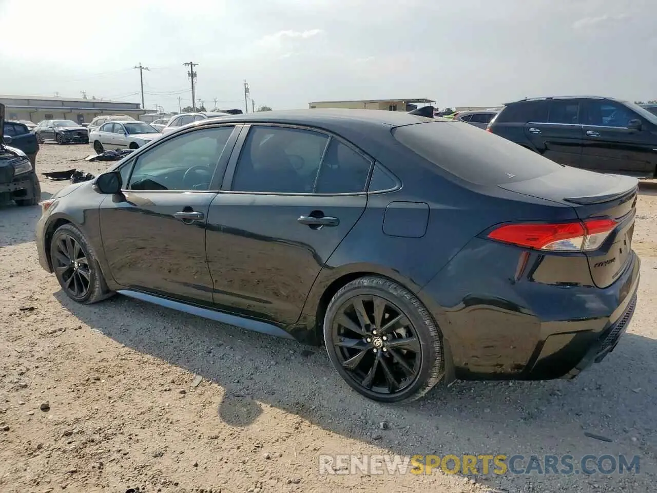 2 fotografías del automóvil dañado 5YFS4MCE4MP070608 TOYOTA COROLLA 2021