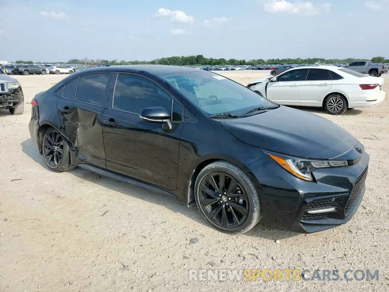 4 fotografías del automóvil dañado 5YFS4MCE4MP070608 TOYOTA COROLLA 2021