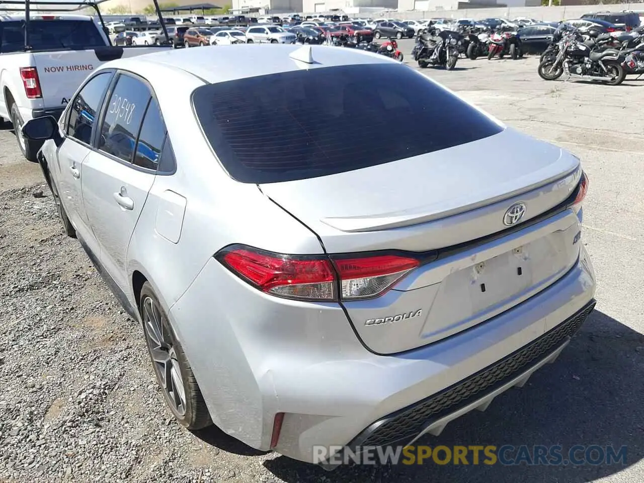 3 fotografías del automóvil dañado 5YFS4MCE5MP061030 TOYOTA COROLLA 2021