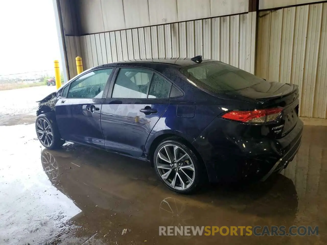 2 fotografías del automóvil dañado 5YFS4MCE5MP067068 TOYOTA COROLLA 2021
