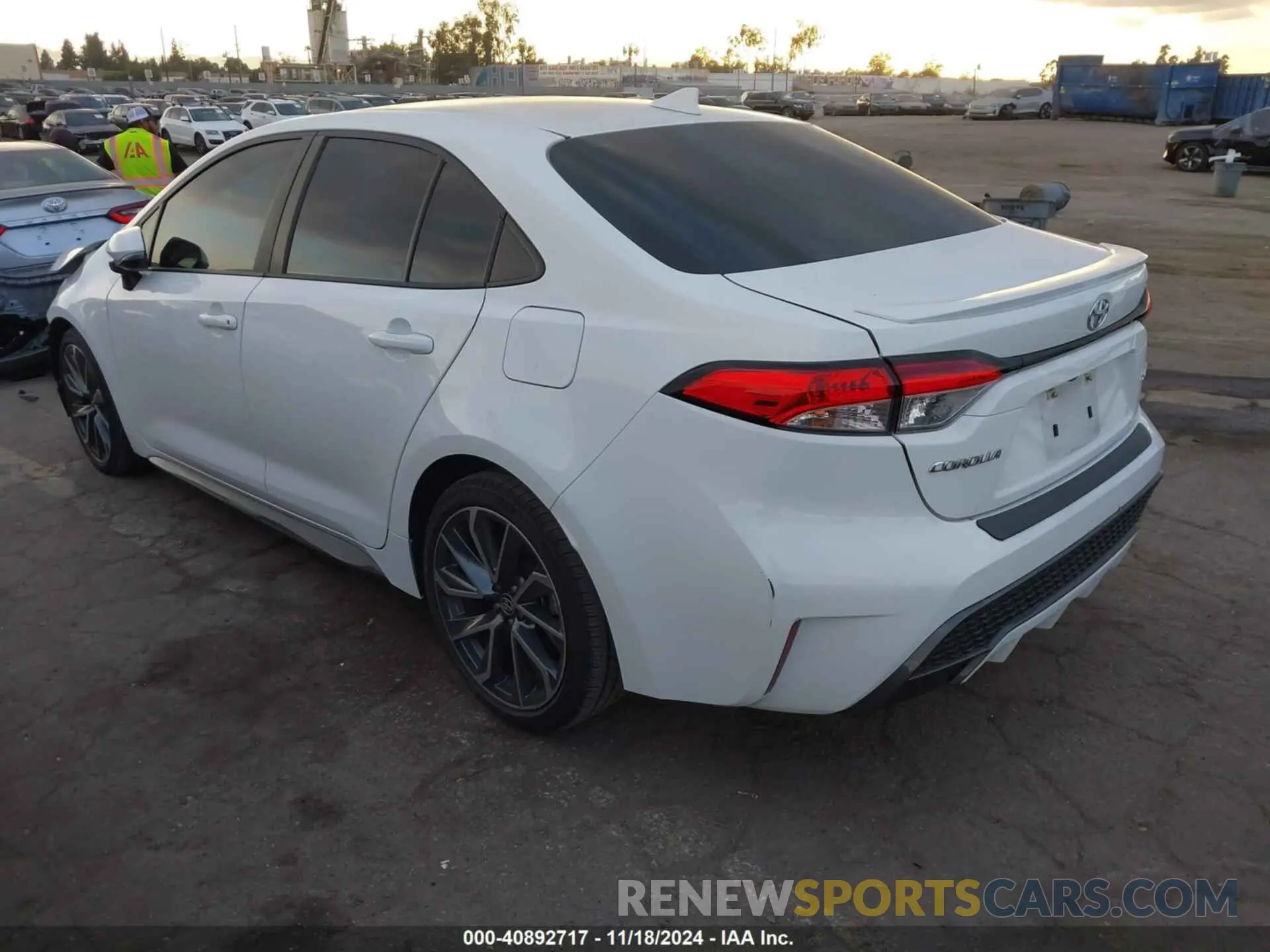 3 fotografías del automóvil dañado 5YFS4MCE5MP077048 TOYOTA COROLLA 2021