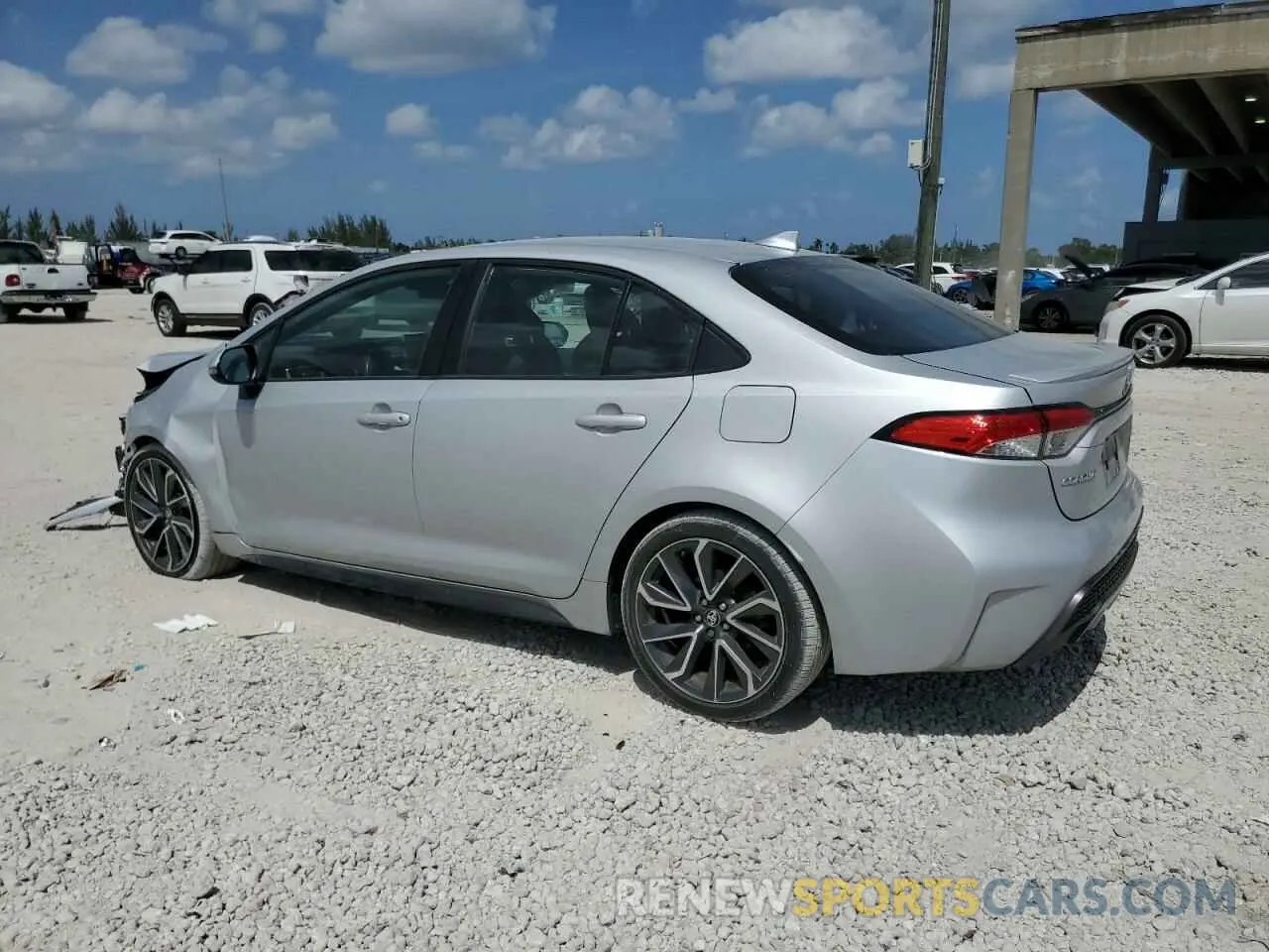2 fotografías del automóvil dañado 5YFS4MCE5MP078362 TOYOTA COROLLA 2021