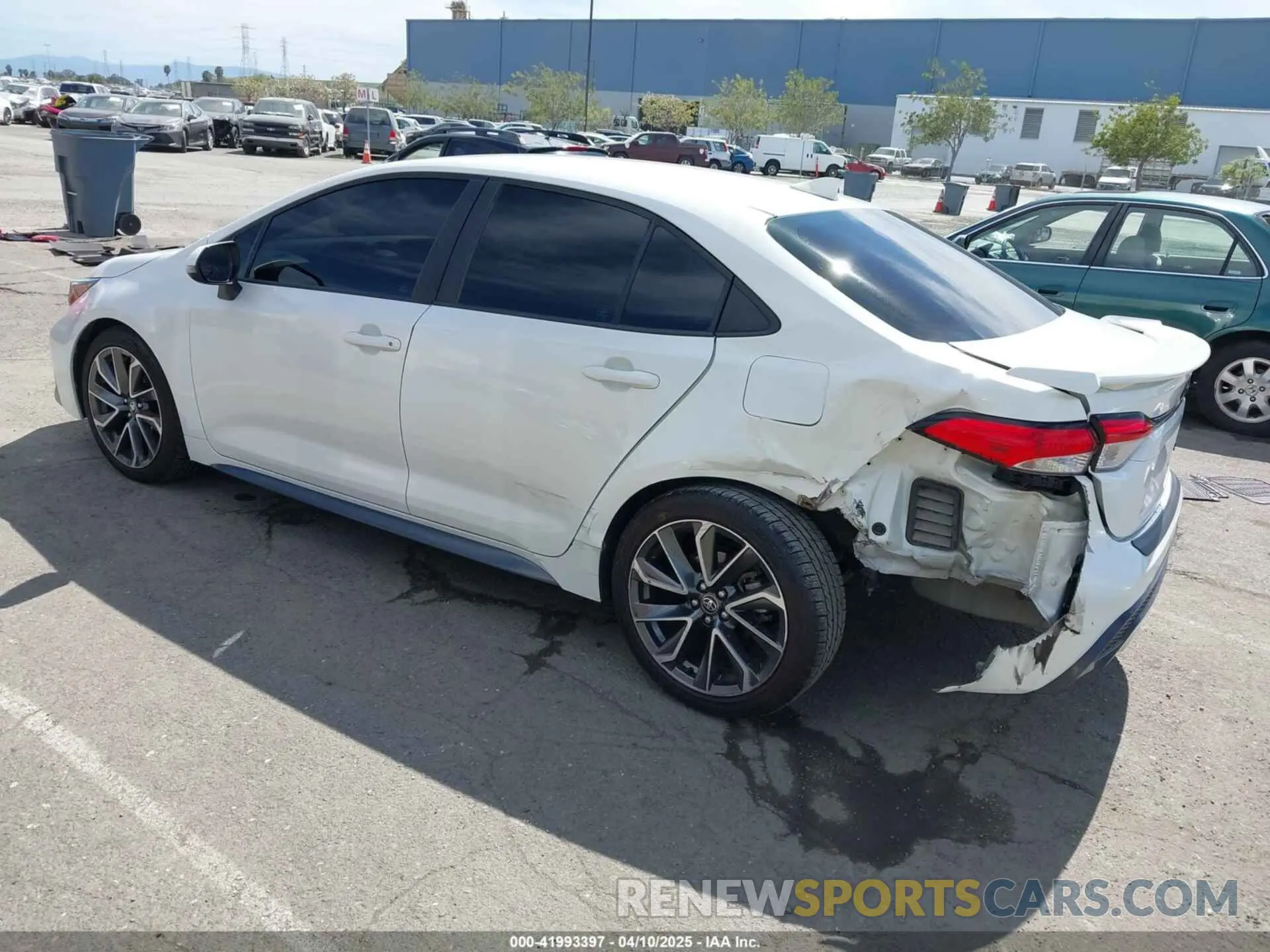 3 fotografías del automóvil dañado 5YFS4MCE5MP079740 TOYOTA COROLLA 2021