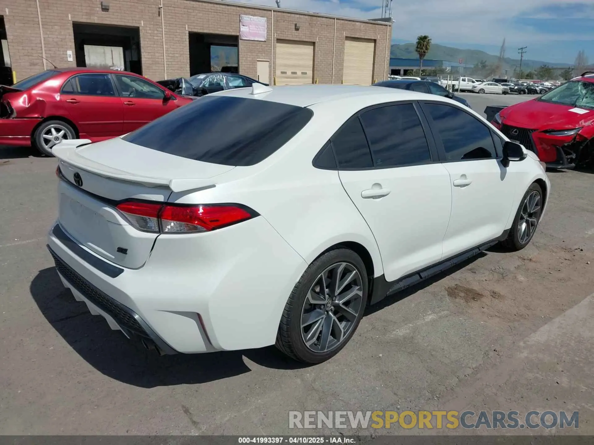 4 fotografías del automóvil dañado 5YFS4MCE5MP079740 TOYOTA COROLLA 2021