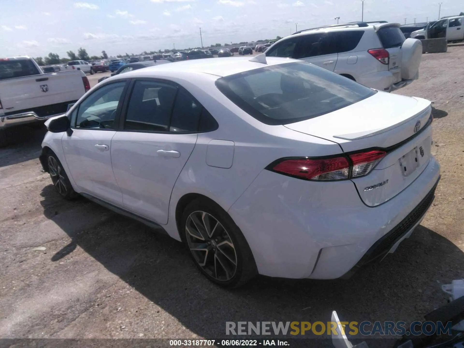 3 fotografías del automóvil dañado 5YFS4MCE5MP086140 TOYOTA COROLLA 2021