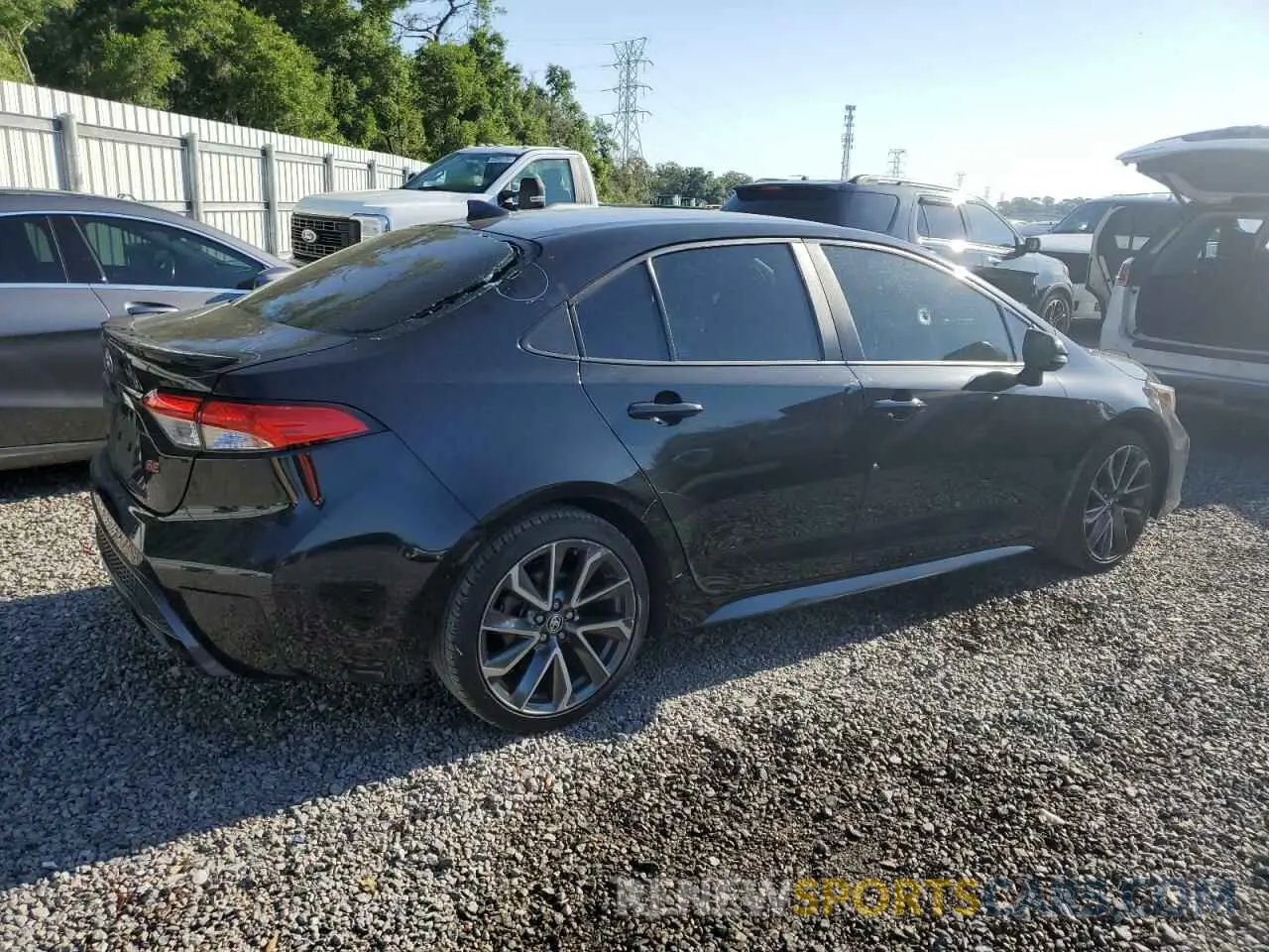 3 fotografías del automóvil dañado 5YFS4MCE5MP086512 TOYOTA COROLLA 2021
