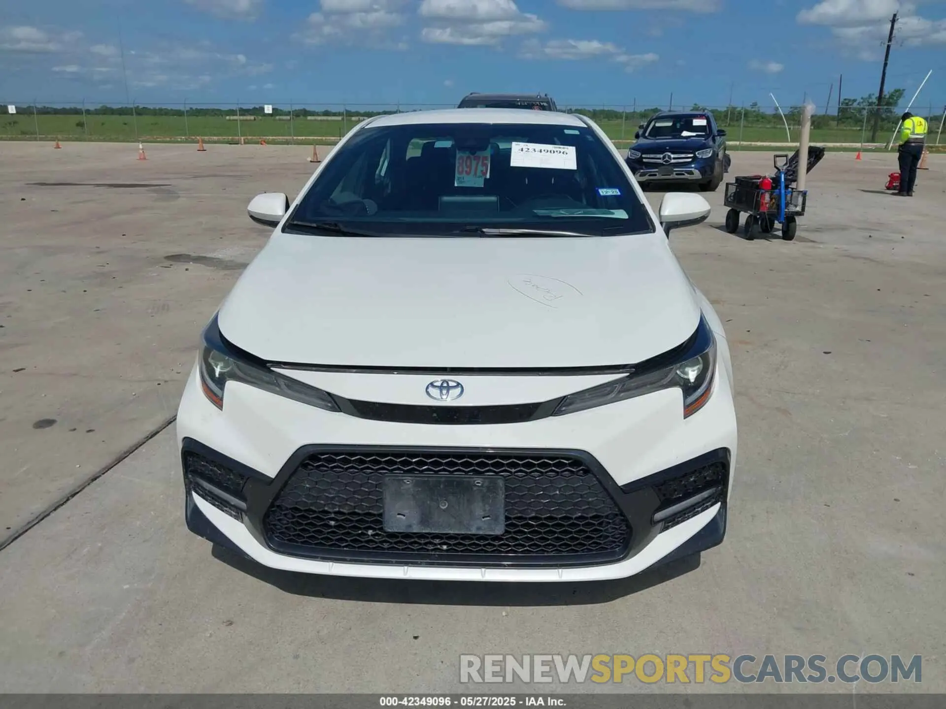 12 fotografías del automóvil dañado 5YFS4MCE5MP090561 TOYOTA COROLLA 2021