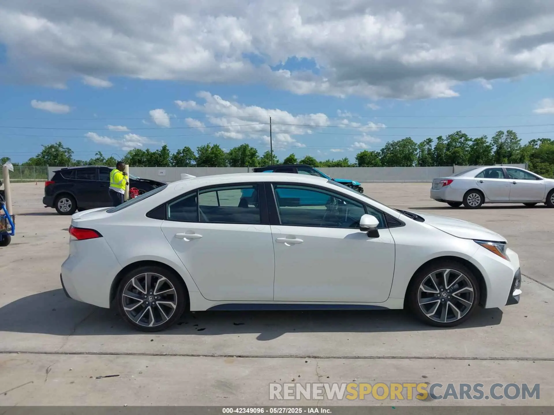 13 fotografías del automóvil dañado 5YFS4MCE5MP090561 TOYOTA COROLLA 2021
