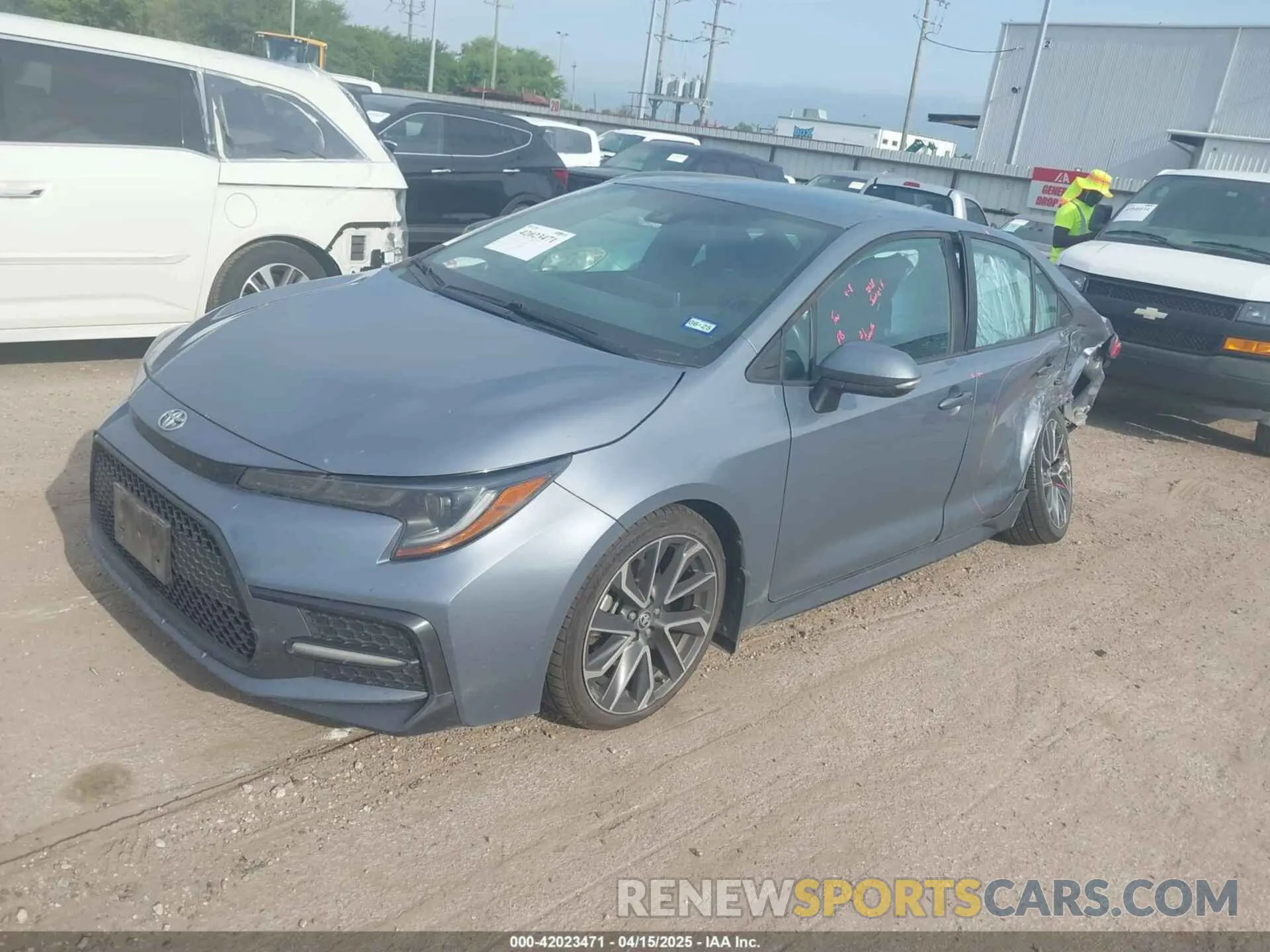 2 fotografías del automóvil dañado 5YFS4MCE5MP094545 TOYOTA COROLLA 2021