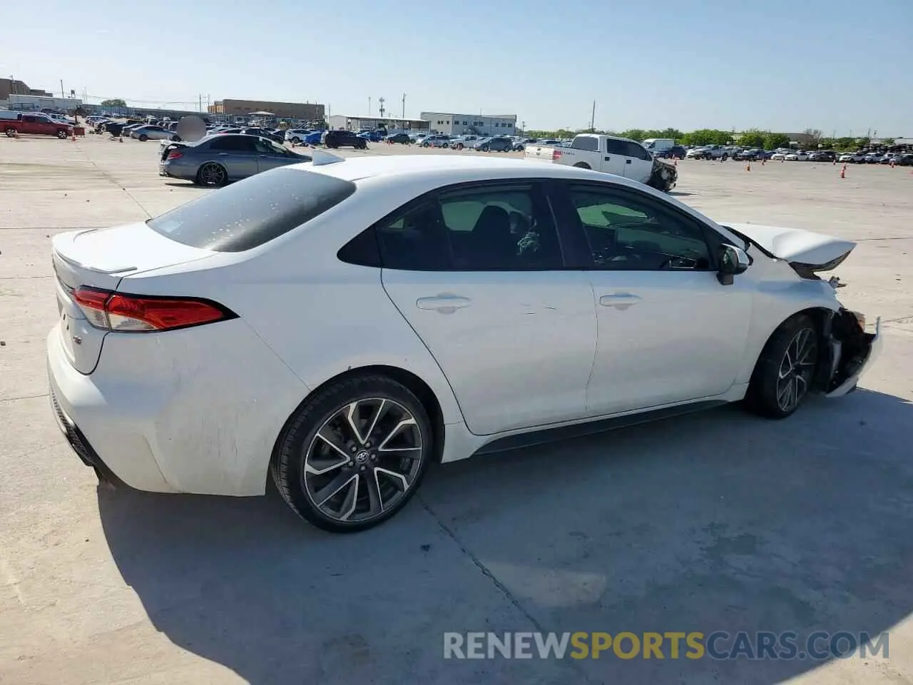 3 fotografías del automóvil dañado 5YFS4MCE6MP064681 TOYOTA COROLLA 2021