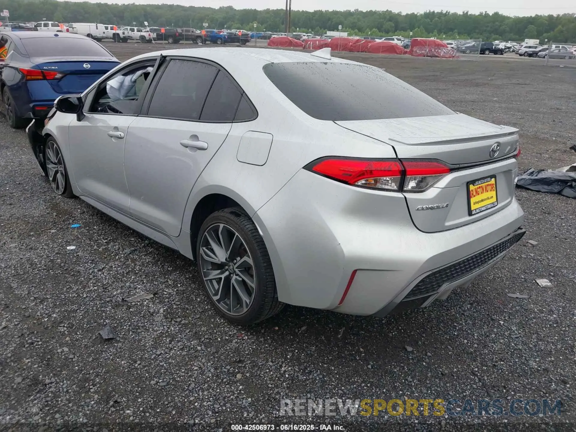3 fotografías del automóvil dañado 5YFS4MCE7MP064561 TOYOTA COROLLA 2021