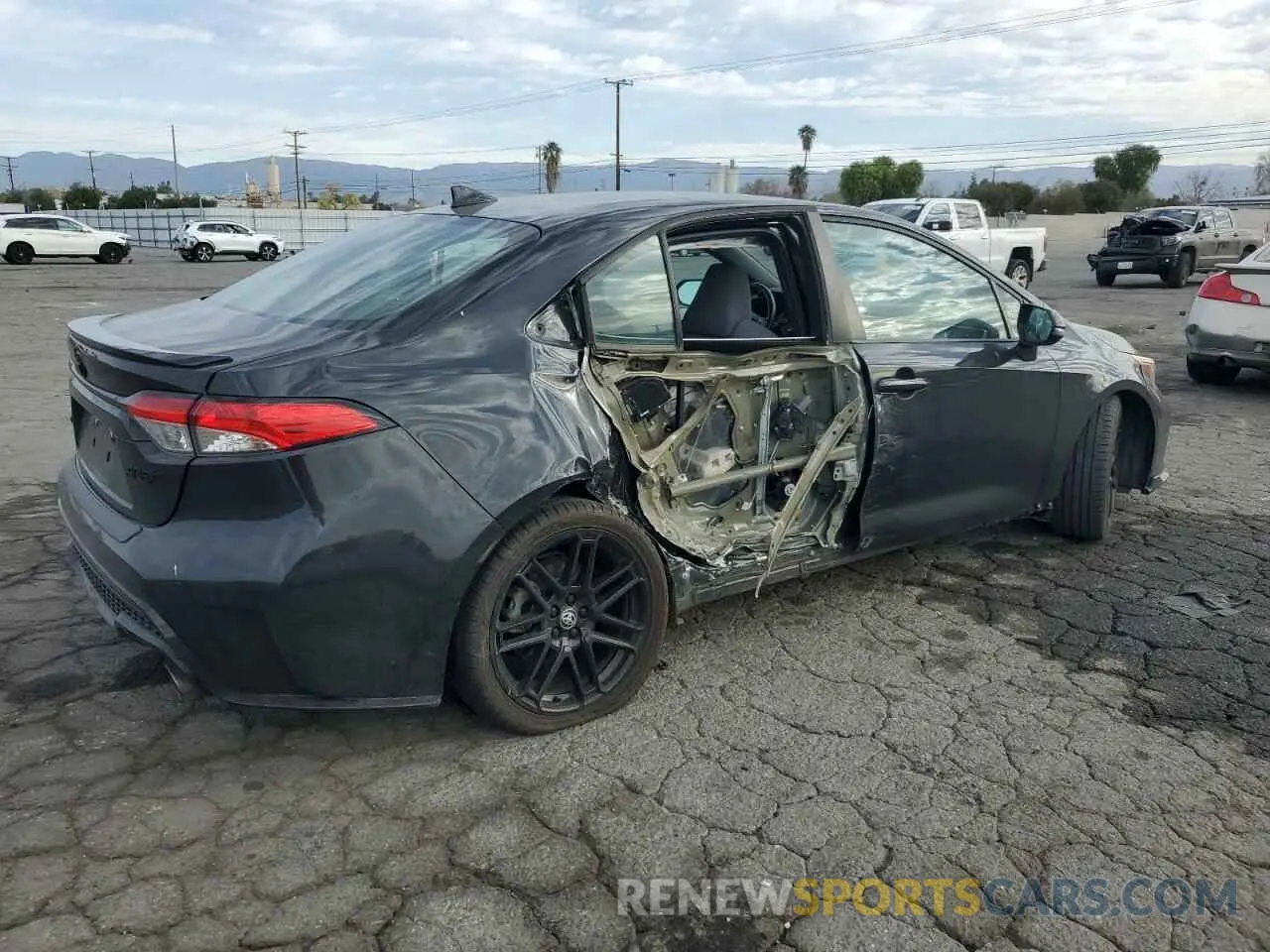3 fotografías del automóvil dañado 5YFS4MCE7MP069064 TOYOTA COROLLA 2021